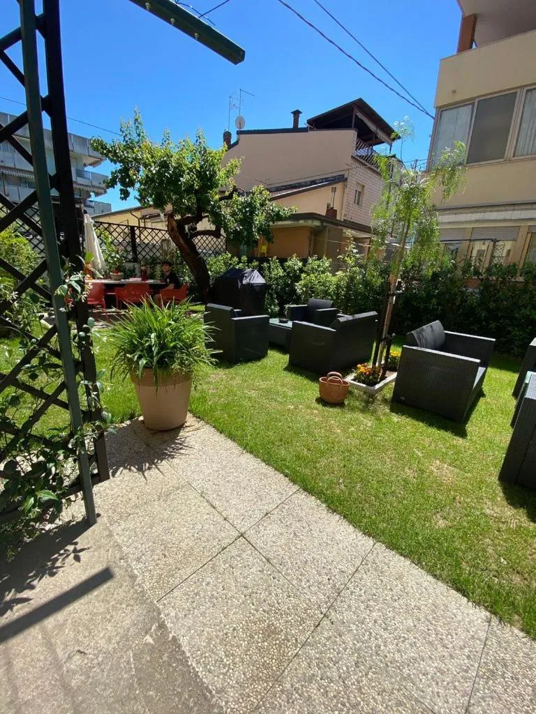 Garden view in Hotel Maioli - Colazione XXL fino alle 12