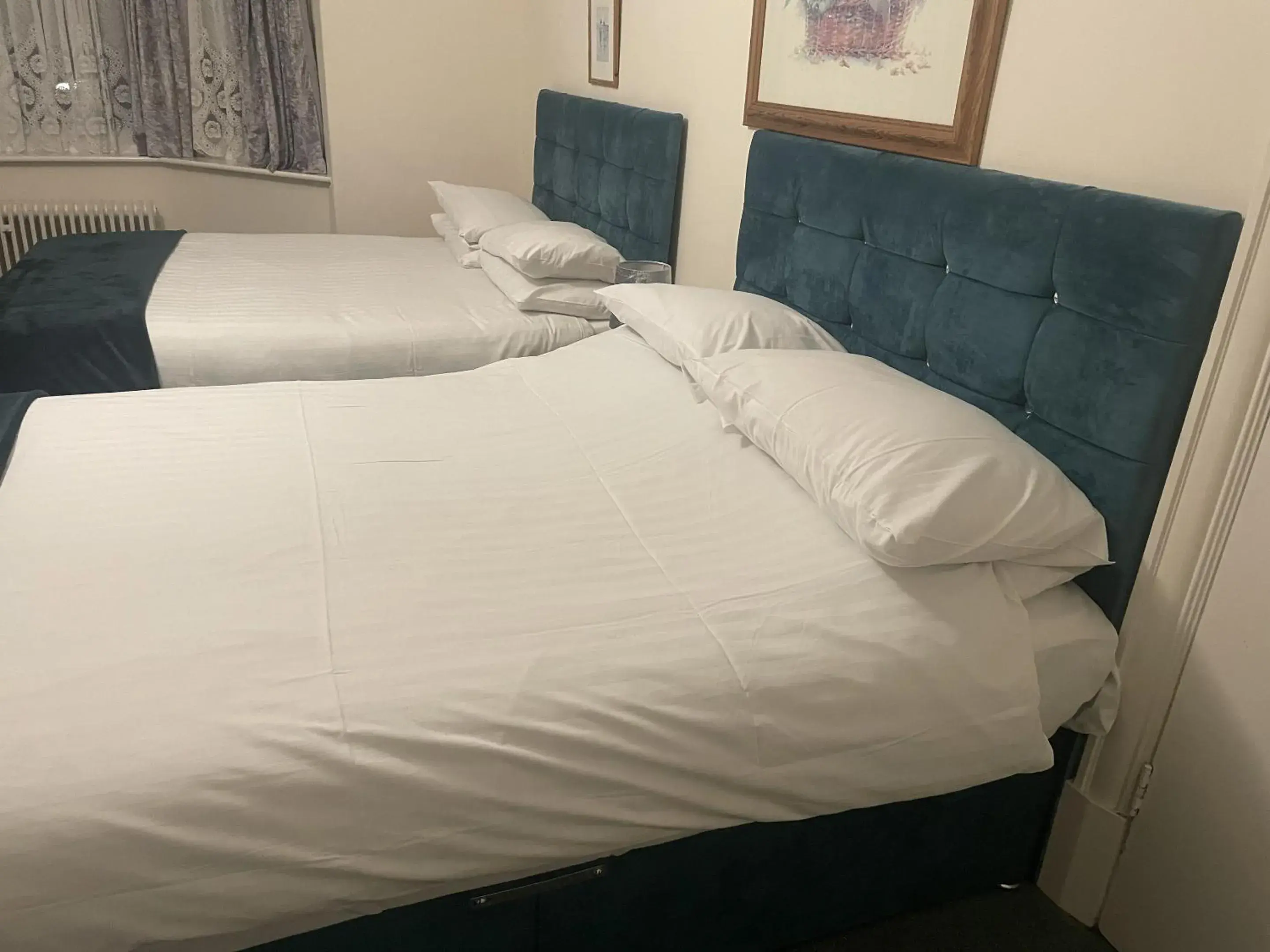 Standard Quadruple Room in Emerald Residence Standard Quadruple Room in Emerald Residence