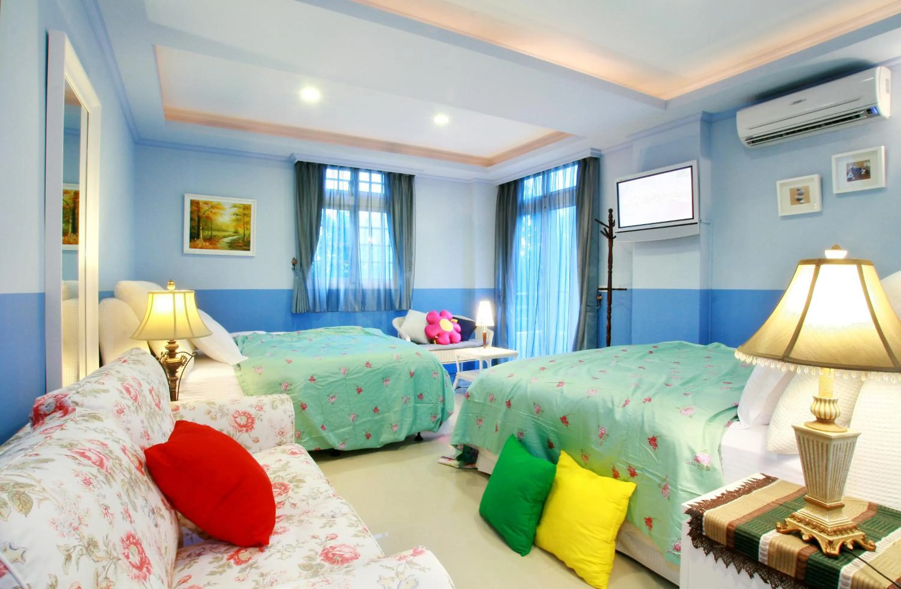 Photo of the whole room, Bed in Riverside B&B