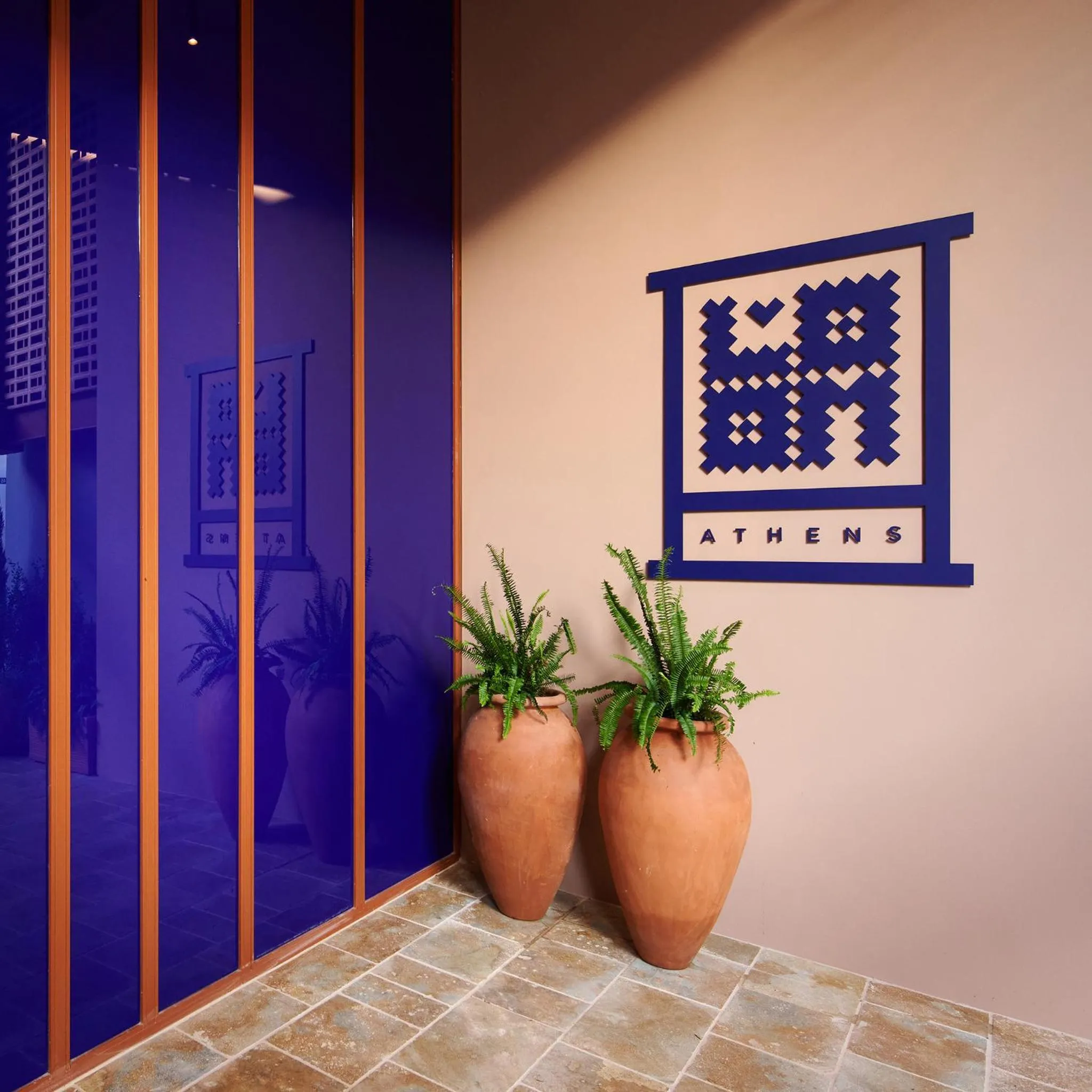 Facade/entrance in LOOM ATHENS