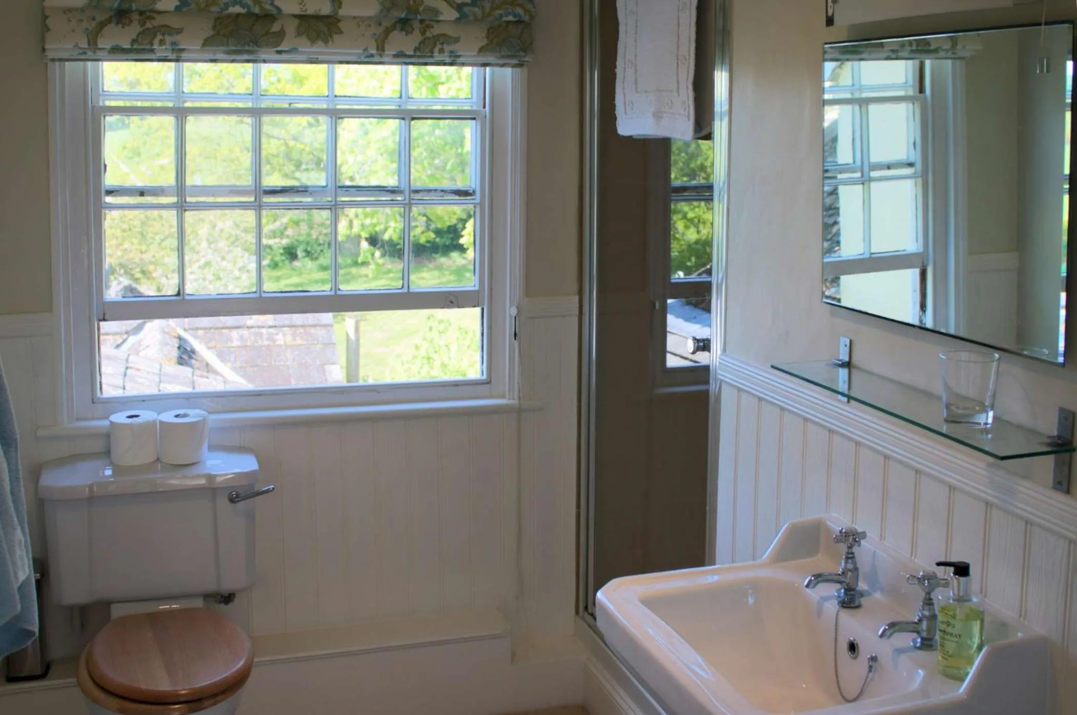 Bathroom in The Old Rectory, Kettlebaston
