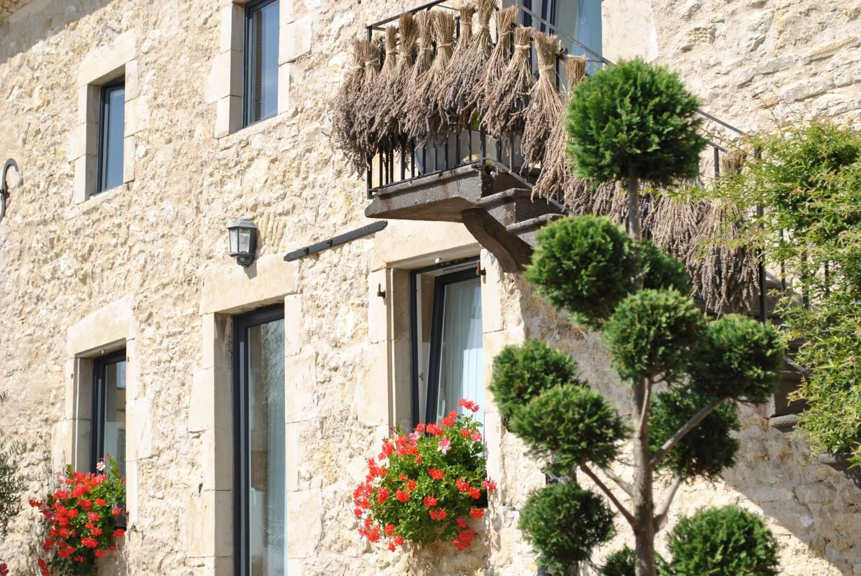 Facade/entrance in Auvergnat'Home