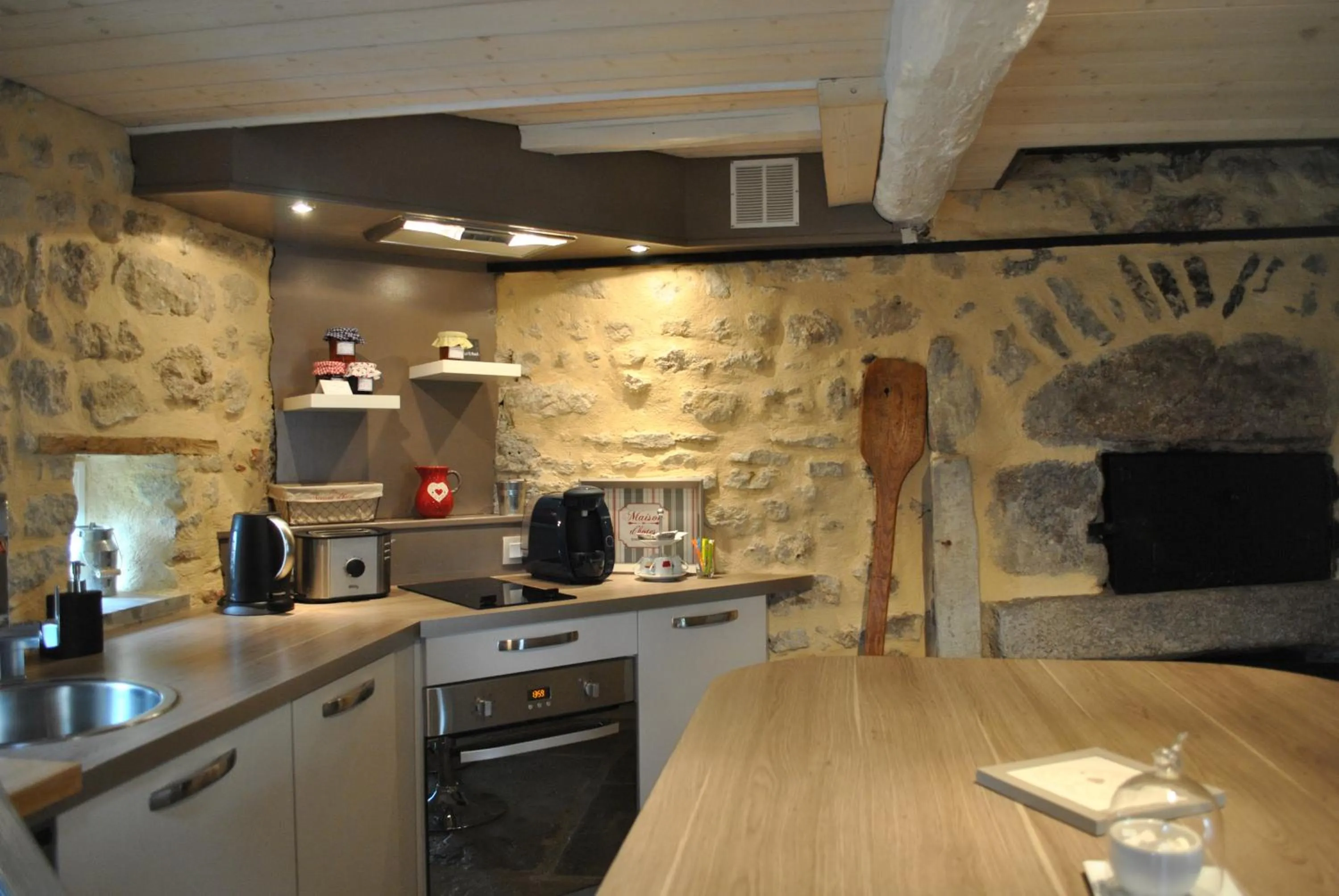 Kitchen or kitchenette in Auvergnat'Home