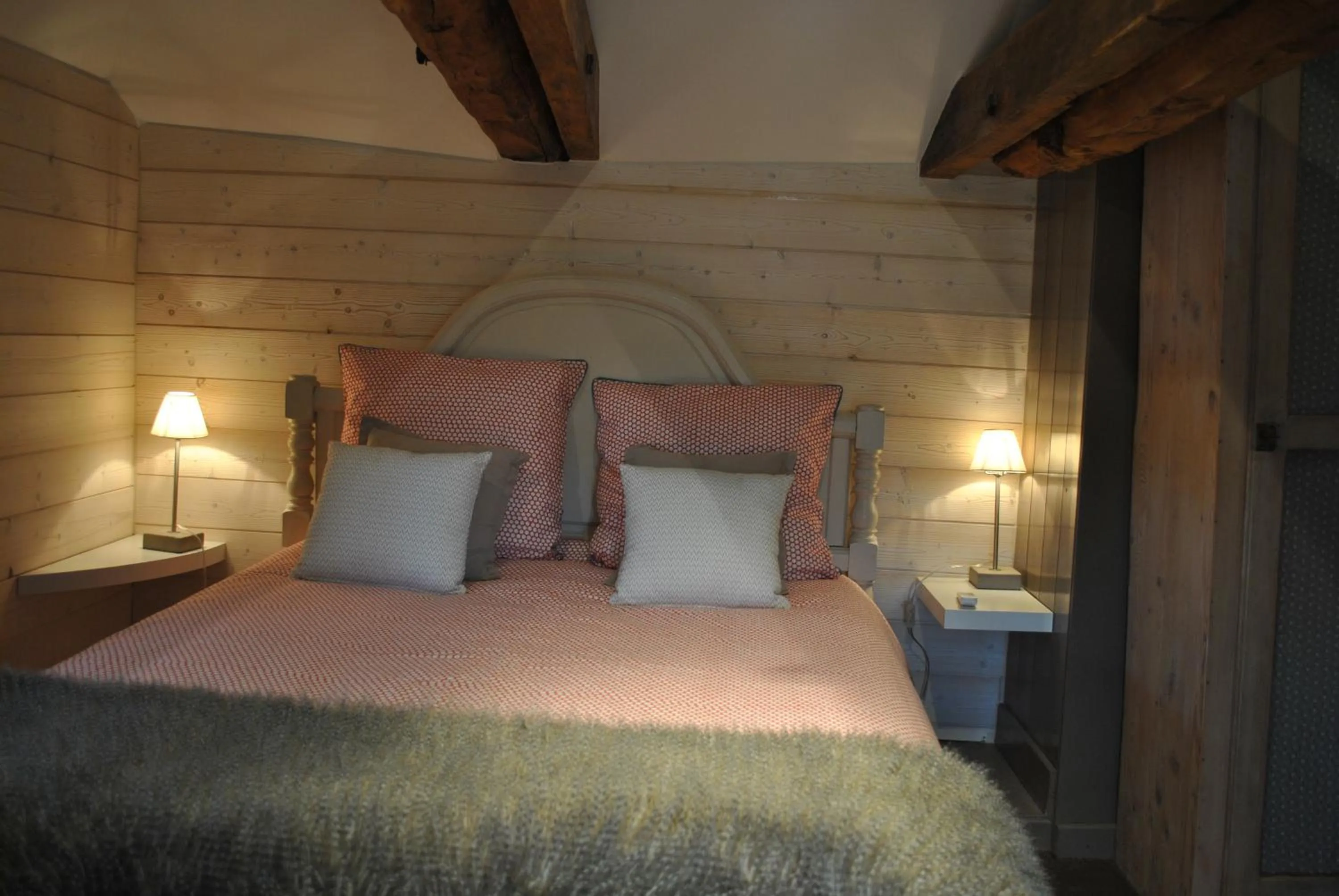 Photo of the whole room in Auvergnat'Home