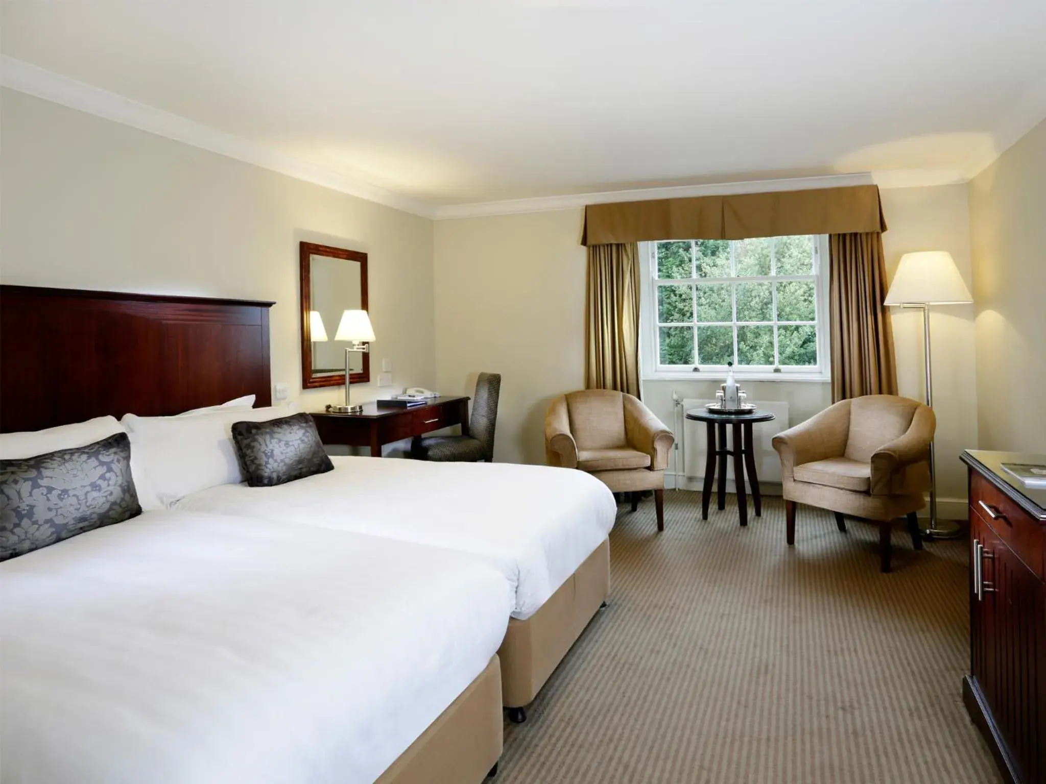 Bedroom, Bed in Macdonald Linden Hall Hotel, Golf & Spa Bedroom, Bed in Macdonald Linden Hall Hotel, Golf & Spa
