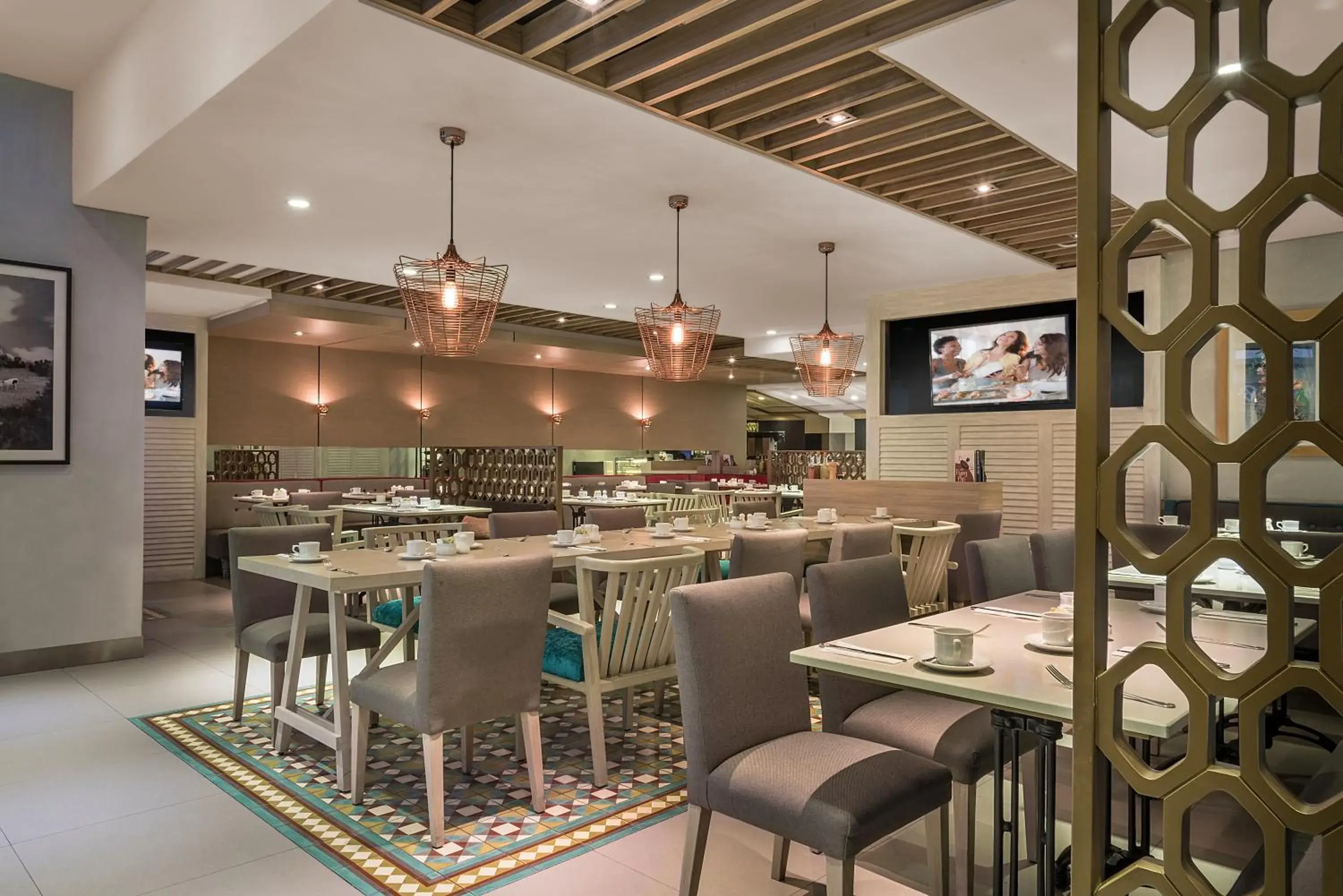 Restaurant/places to eat in Citadines Salcedo Makati Restaurant/places to eat in Citadines Salcedo Makati