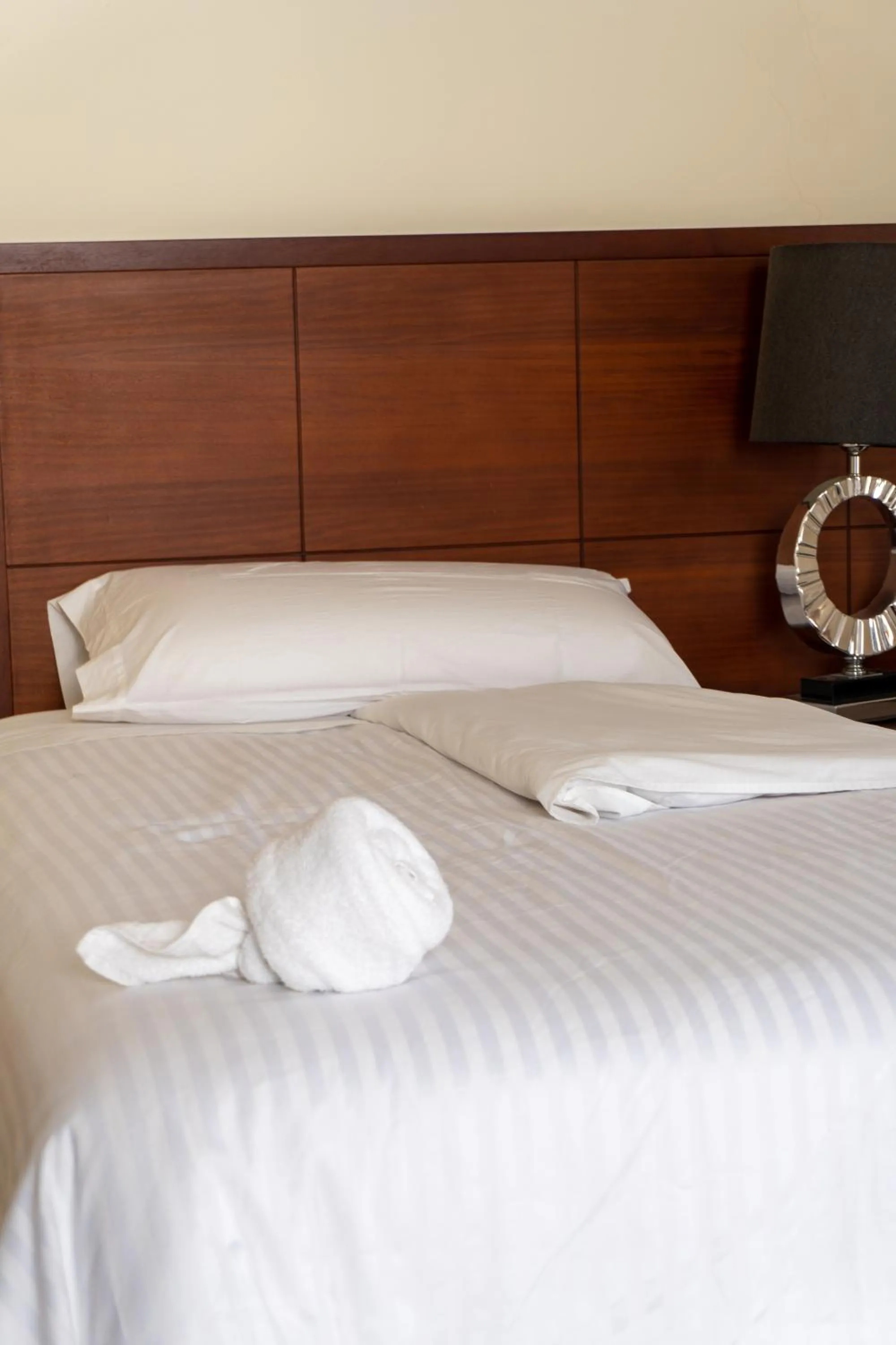 Bed in Chaupimundo Lodge