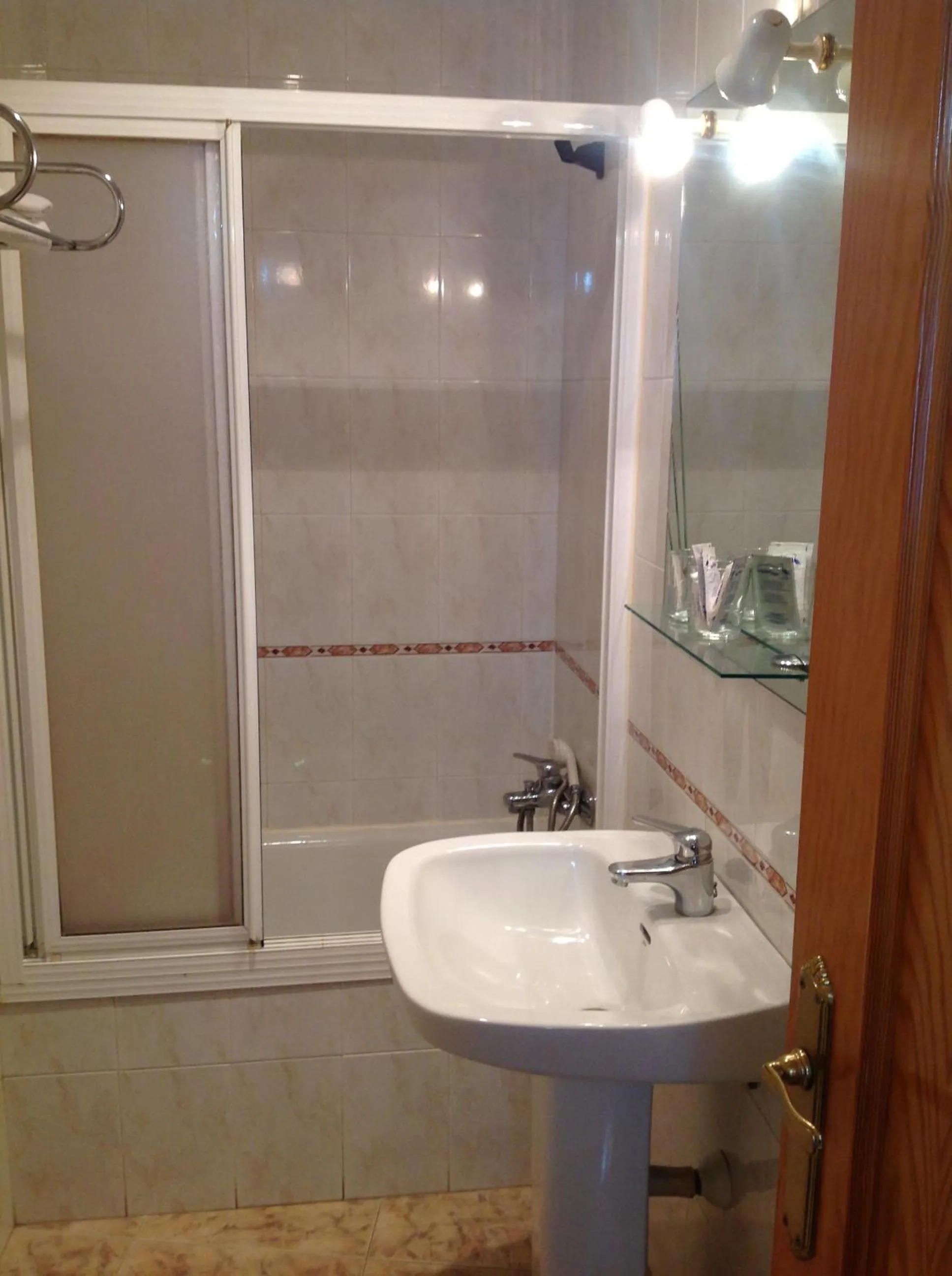 Bathroom in Hostal Julio