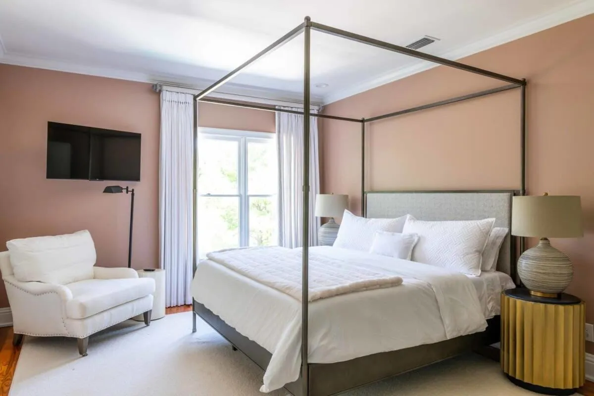 Bed in Church St Collection - 109 Whole House and Pool