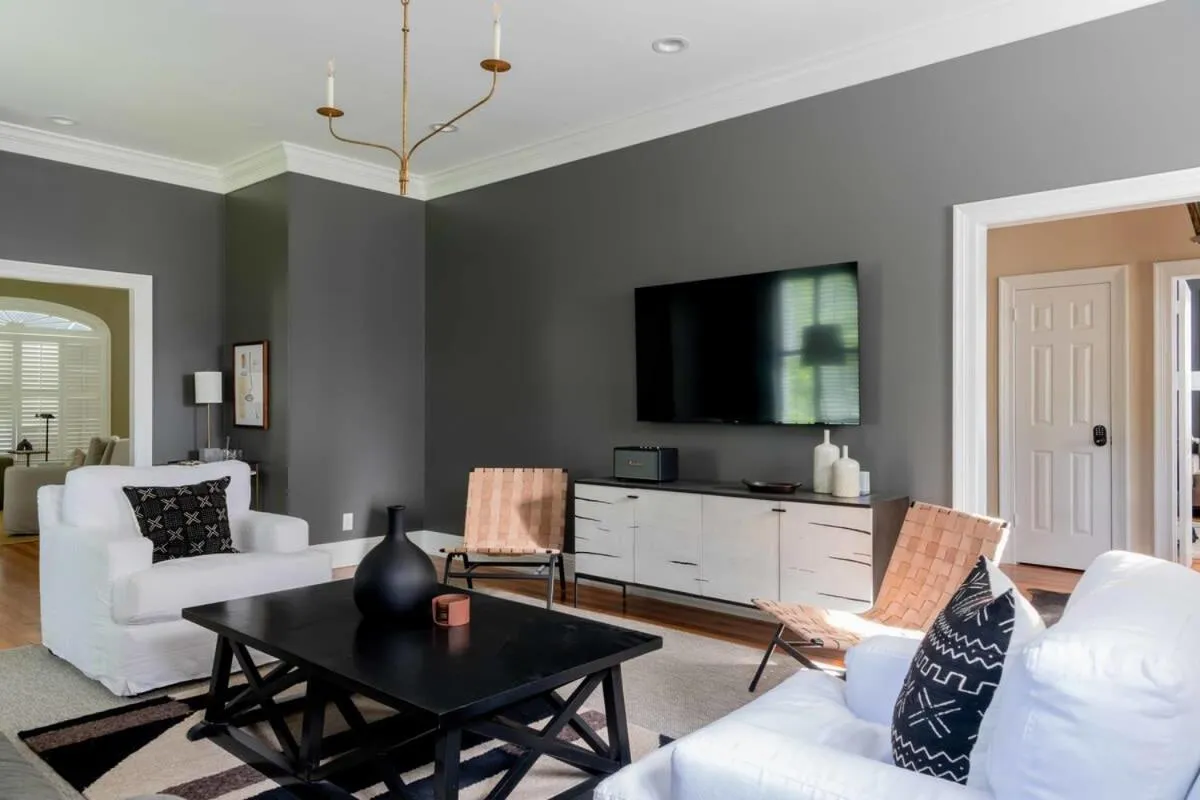 Church St Collection - 109 Whole House and Pool