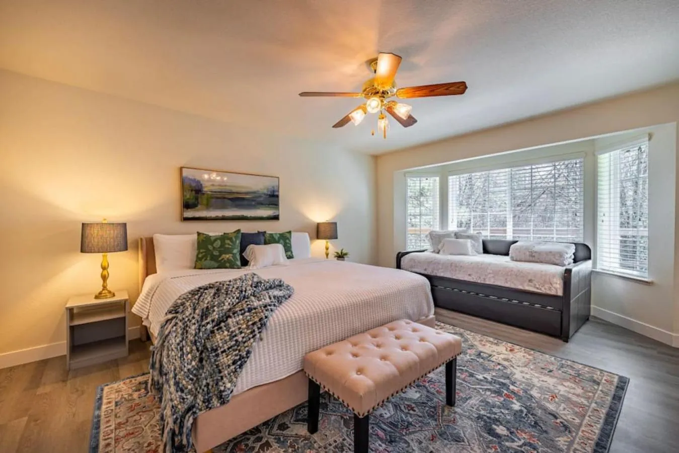 Bedroom, Bed in Manic Mountain Forest Cabin 3 miles from Bass Lake