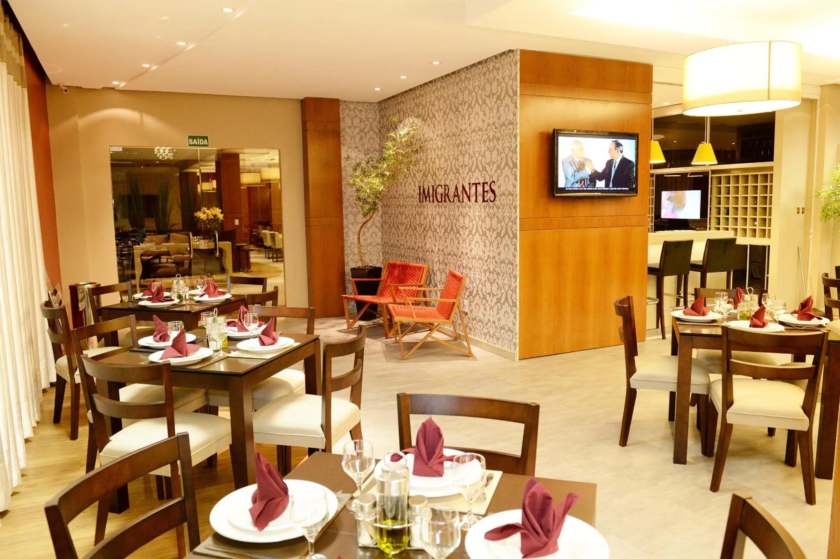Restaurant/places to eat in Imigrantes Hotel