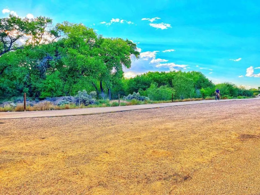 Saguaro at Cactus Flower-HOT TUB-Pet Friendly-No Pet Fees!