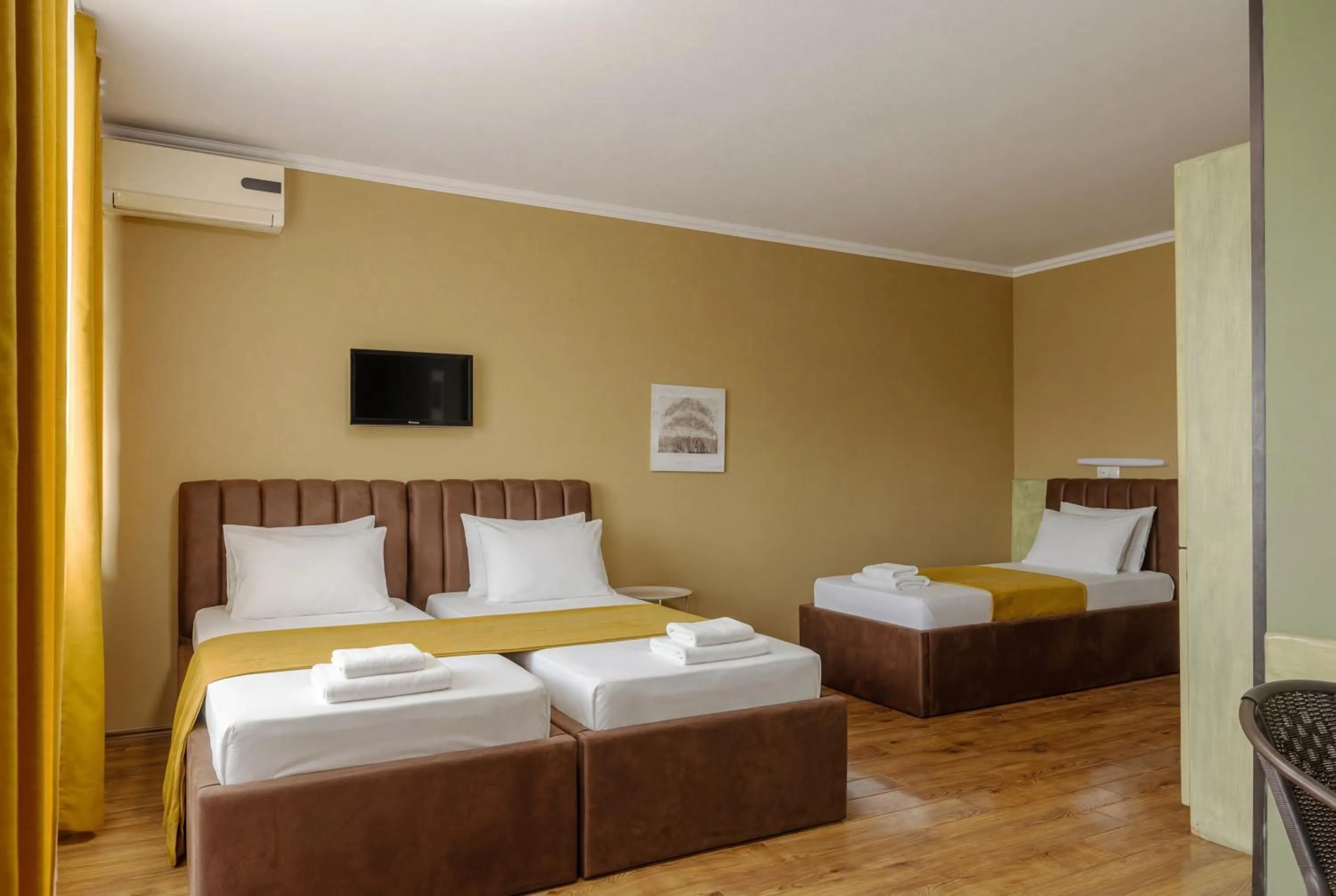 Family Room with City View  in Hotel Tbilisi Central by Mgzavrebi