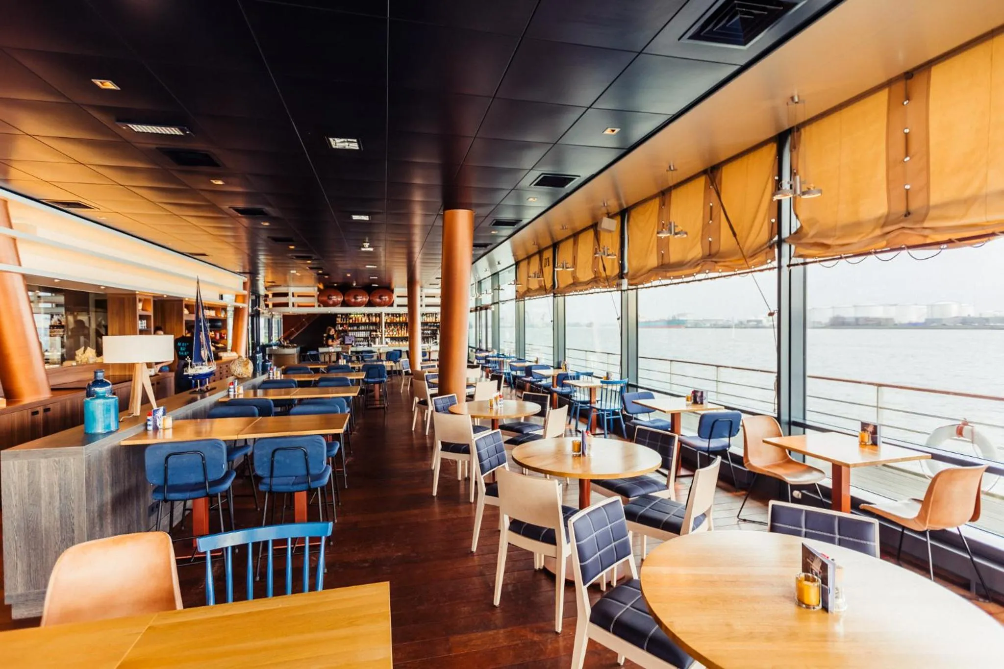 Restaurant/places to eat in Delta Hotel