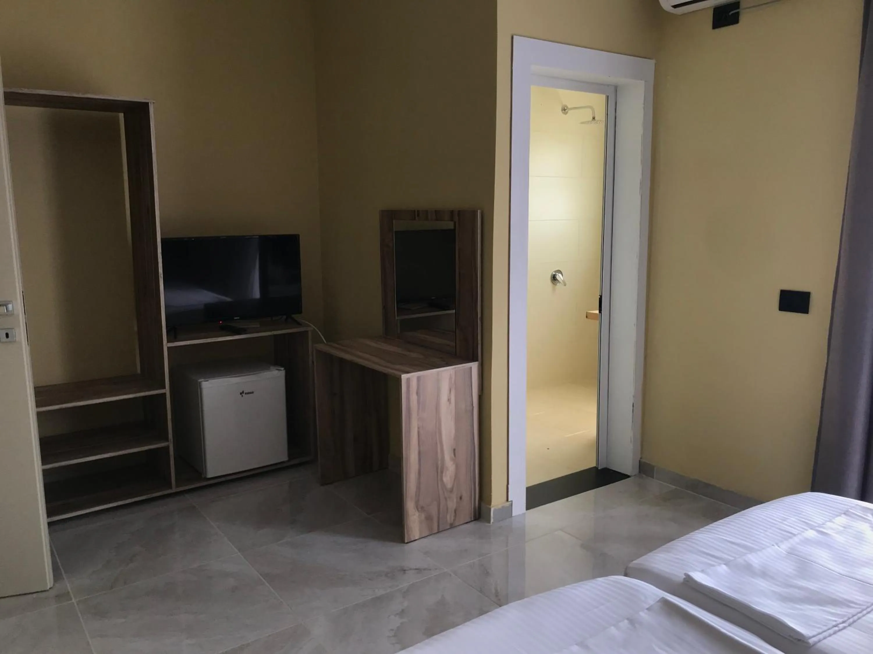 Bathroom, Bed in TE BUJTINA HOTEL- Cozy Stay with Traditional Breakfast Near Beach