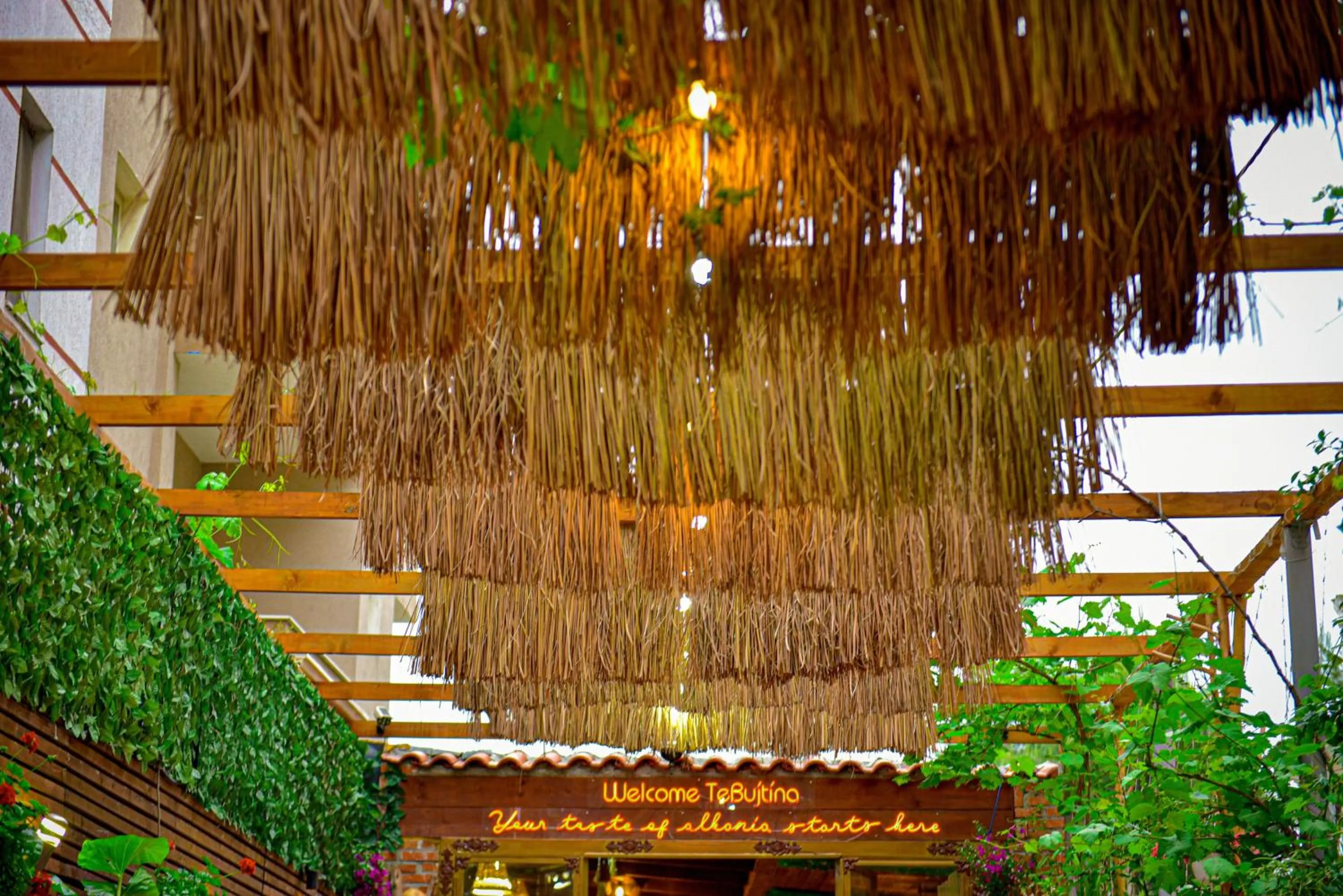 Day in TE BUJTINA HOTEL- Cozy Stay with Traditional Breakfast Near Beach