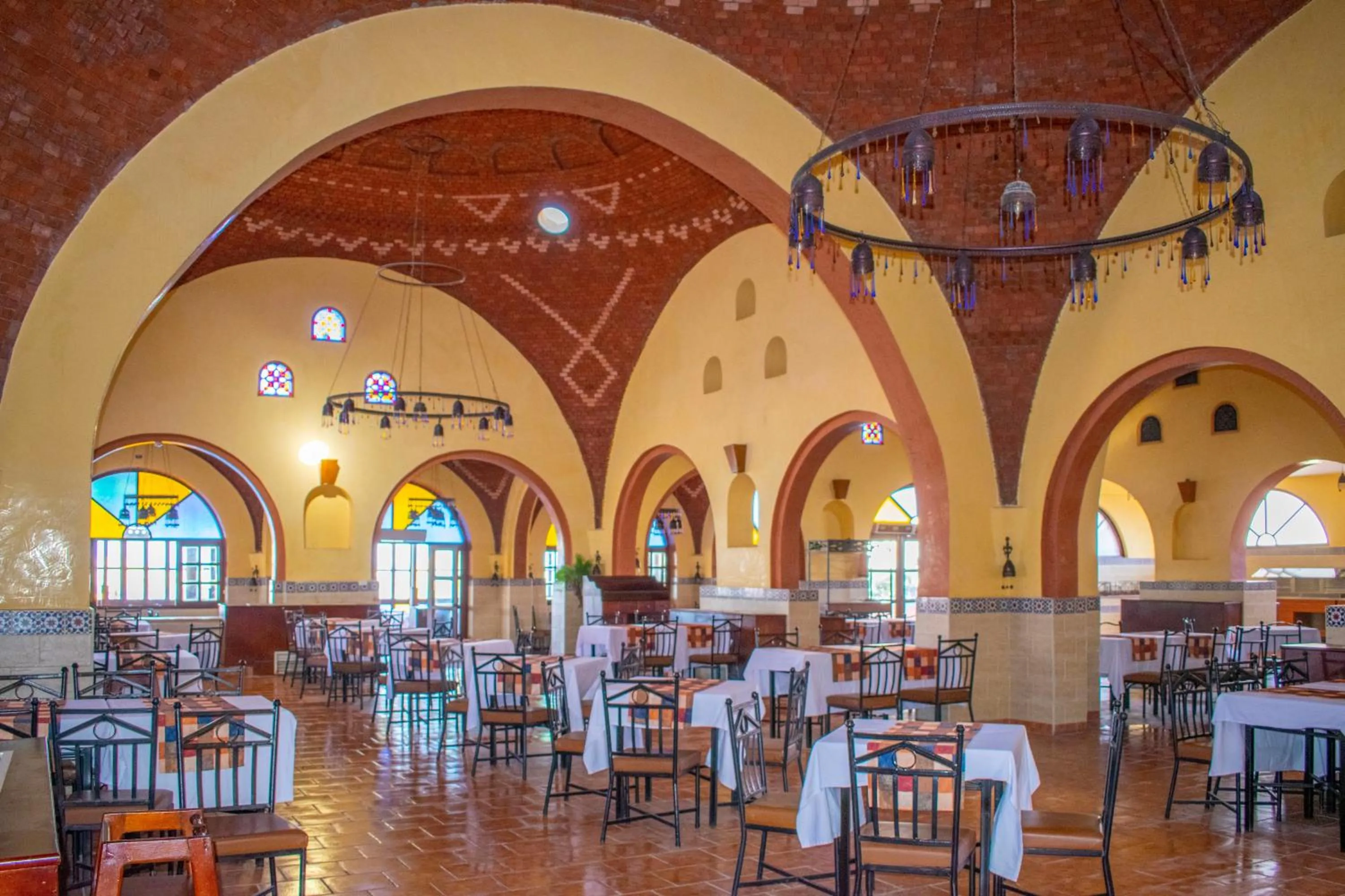 Restaurant/places to eat in Protels Crystal Beach Resort