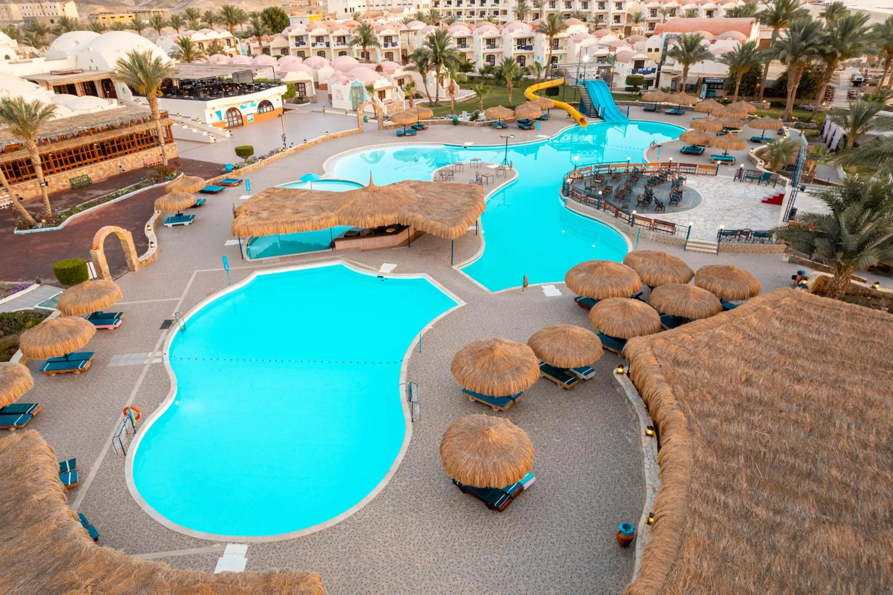 Swimming pool in Protels Crystal Beach Resort