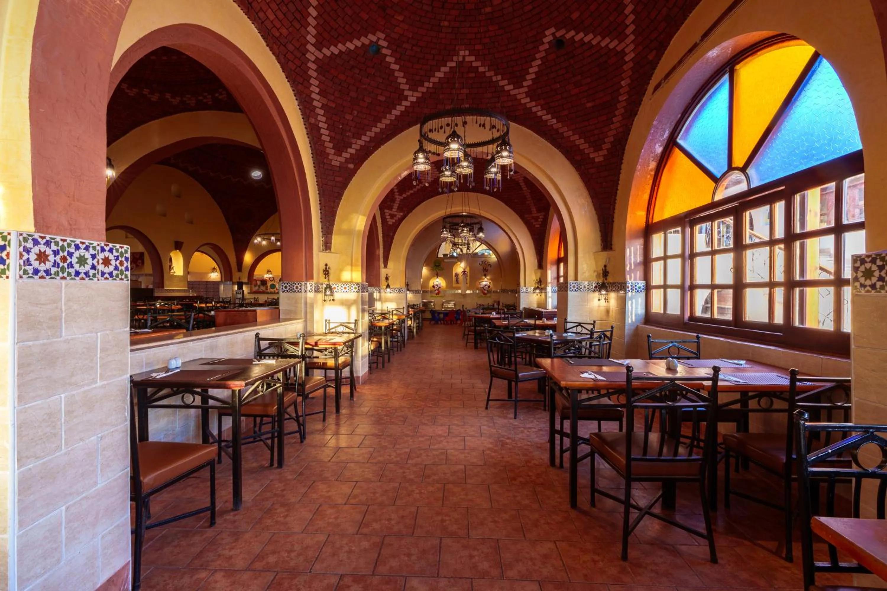 Restaurant/places to eat in Protels Crystal Beach Resort