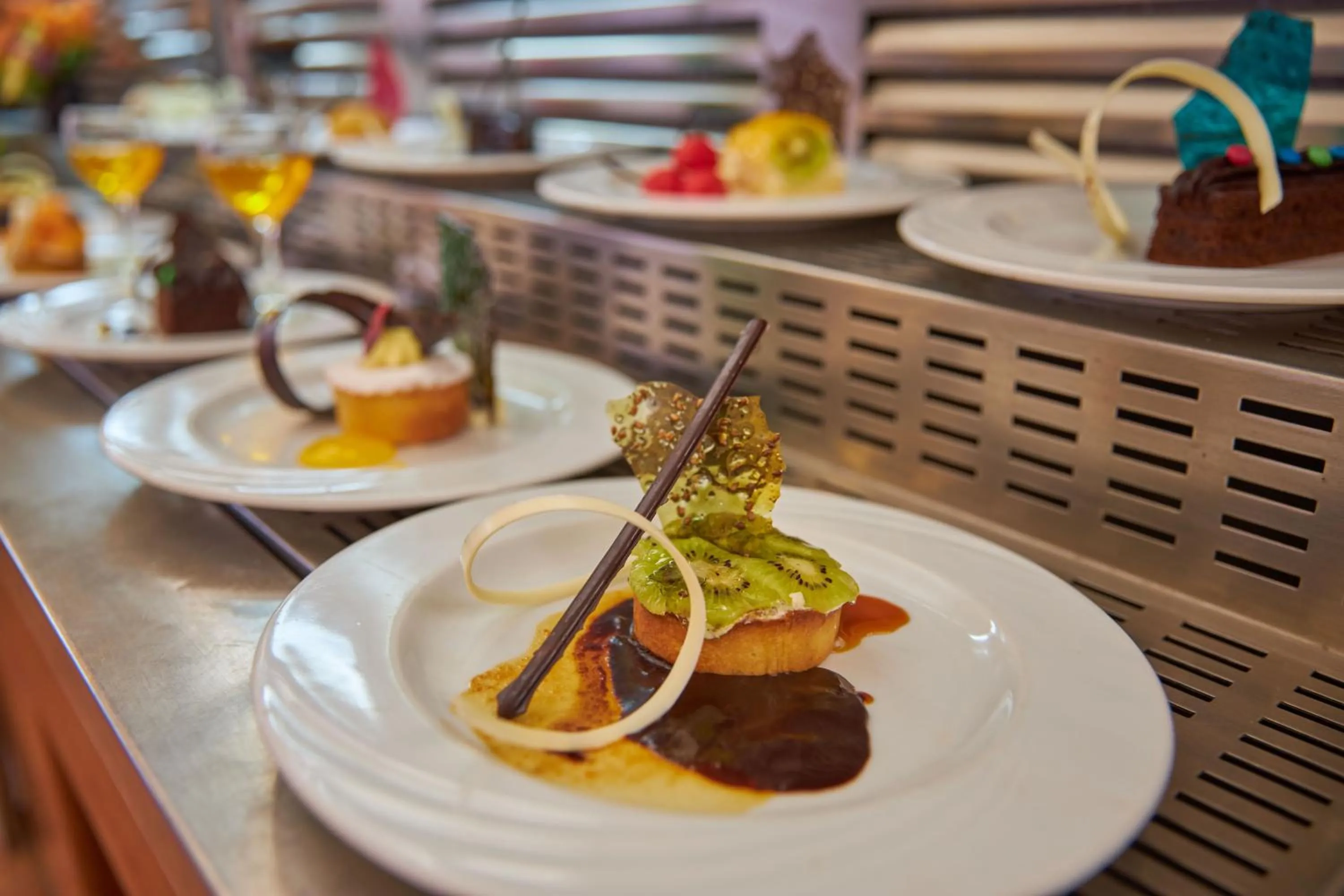 Restaurant/places to eat in Protels Crystal Beach Resort