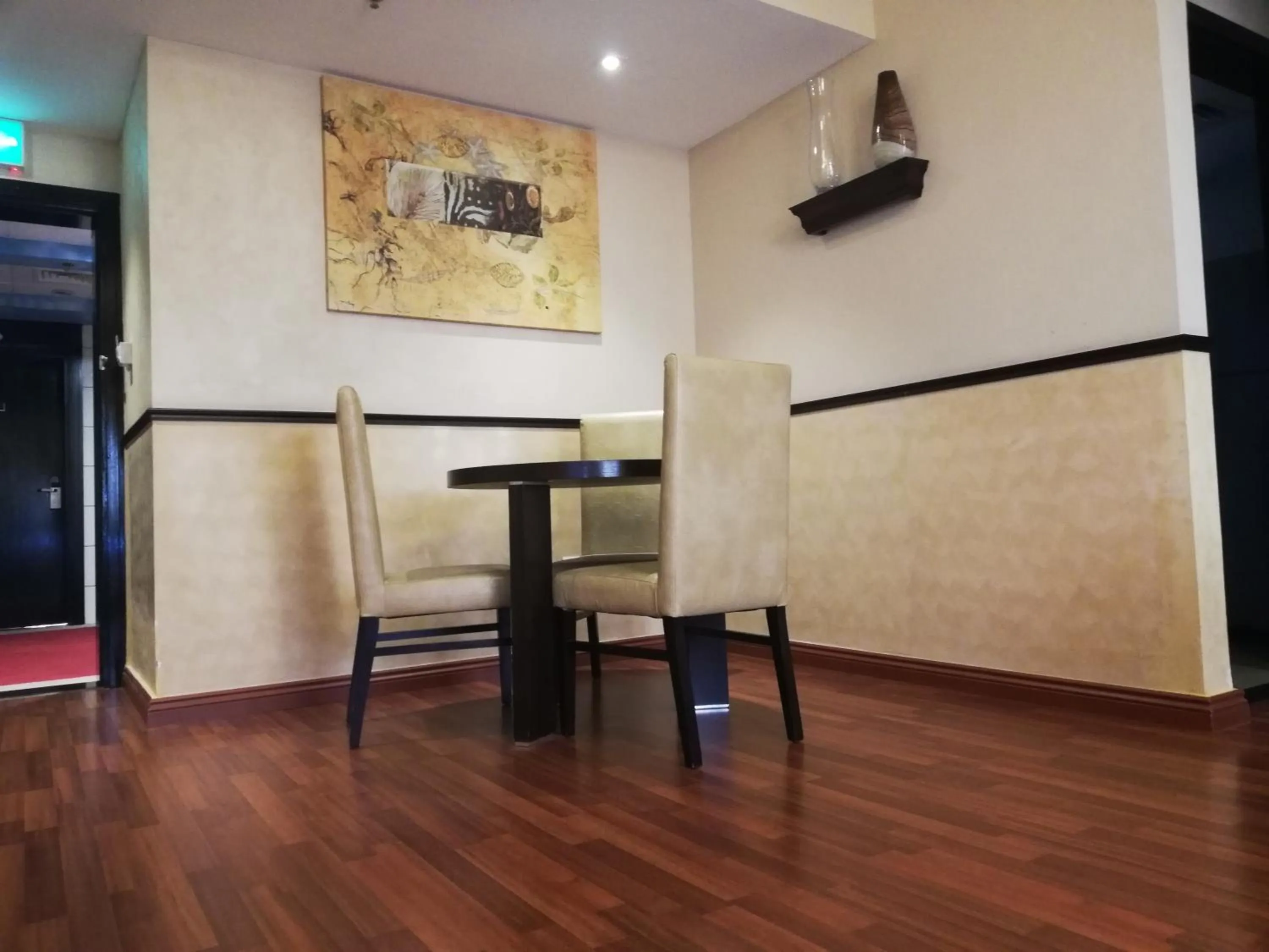 Dining area in Boulevard City Suites Hotel Apartments