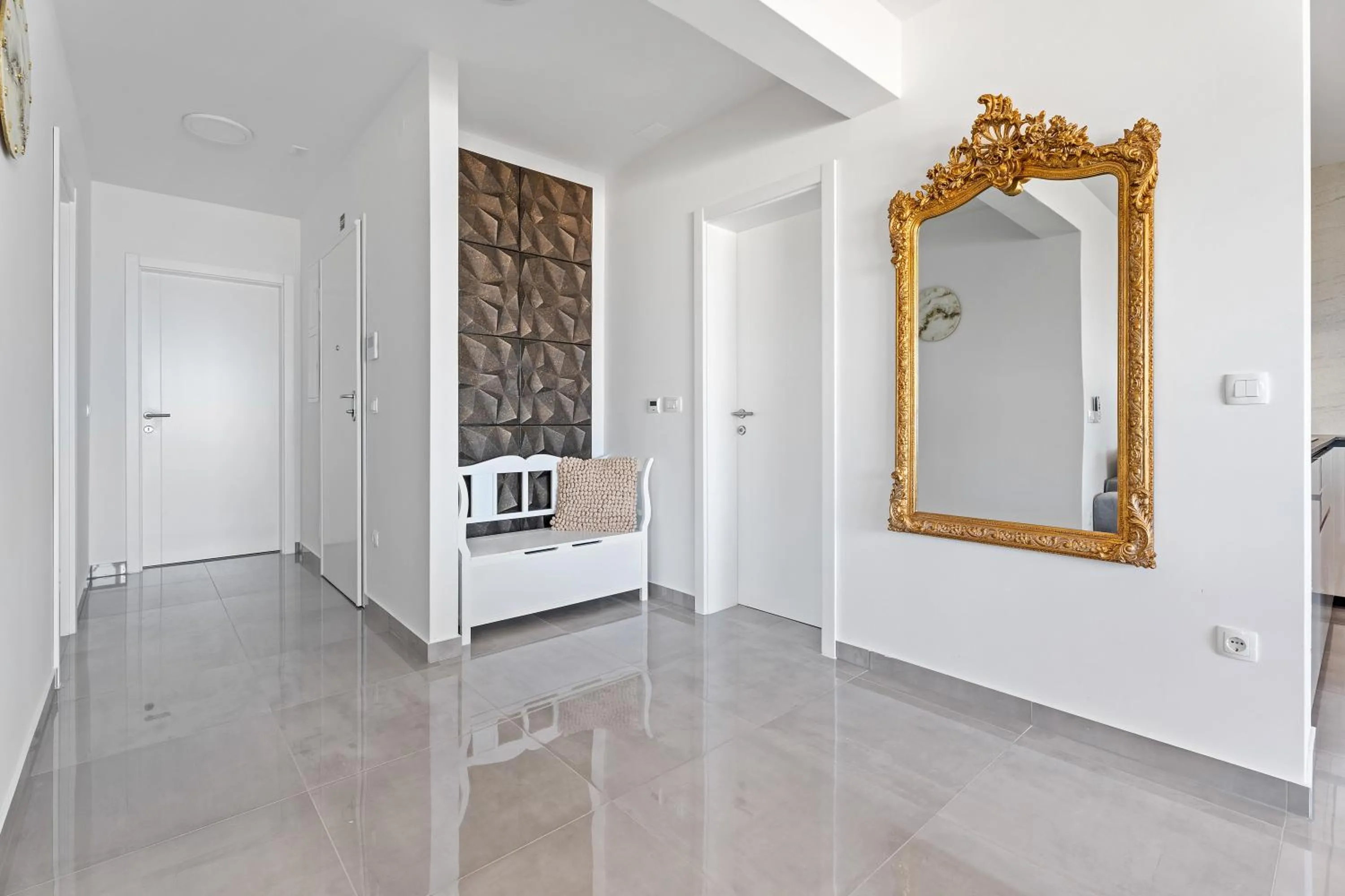 Luxury Sea View Apartment Levin