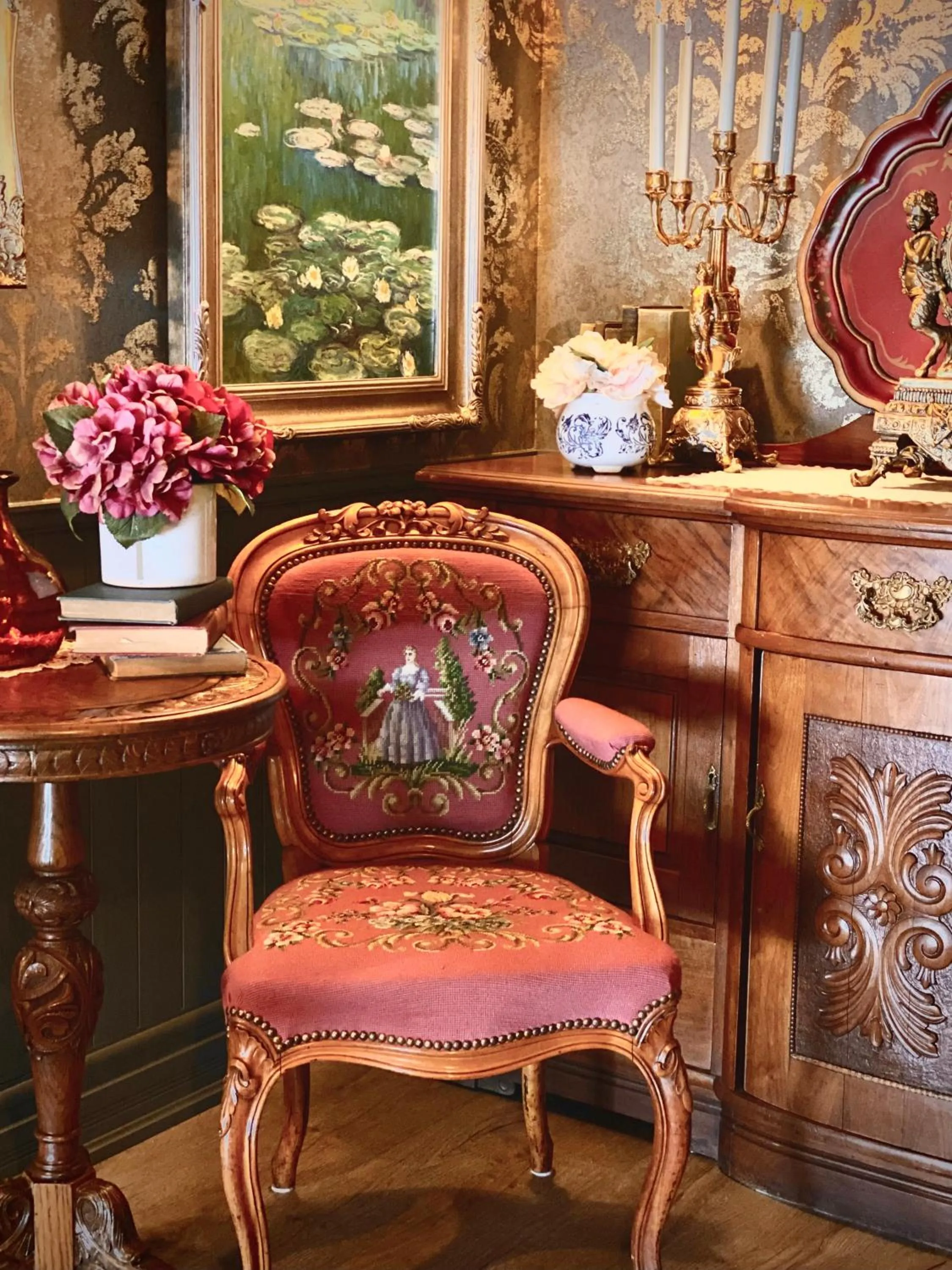 Decorative detail in Maison Rose