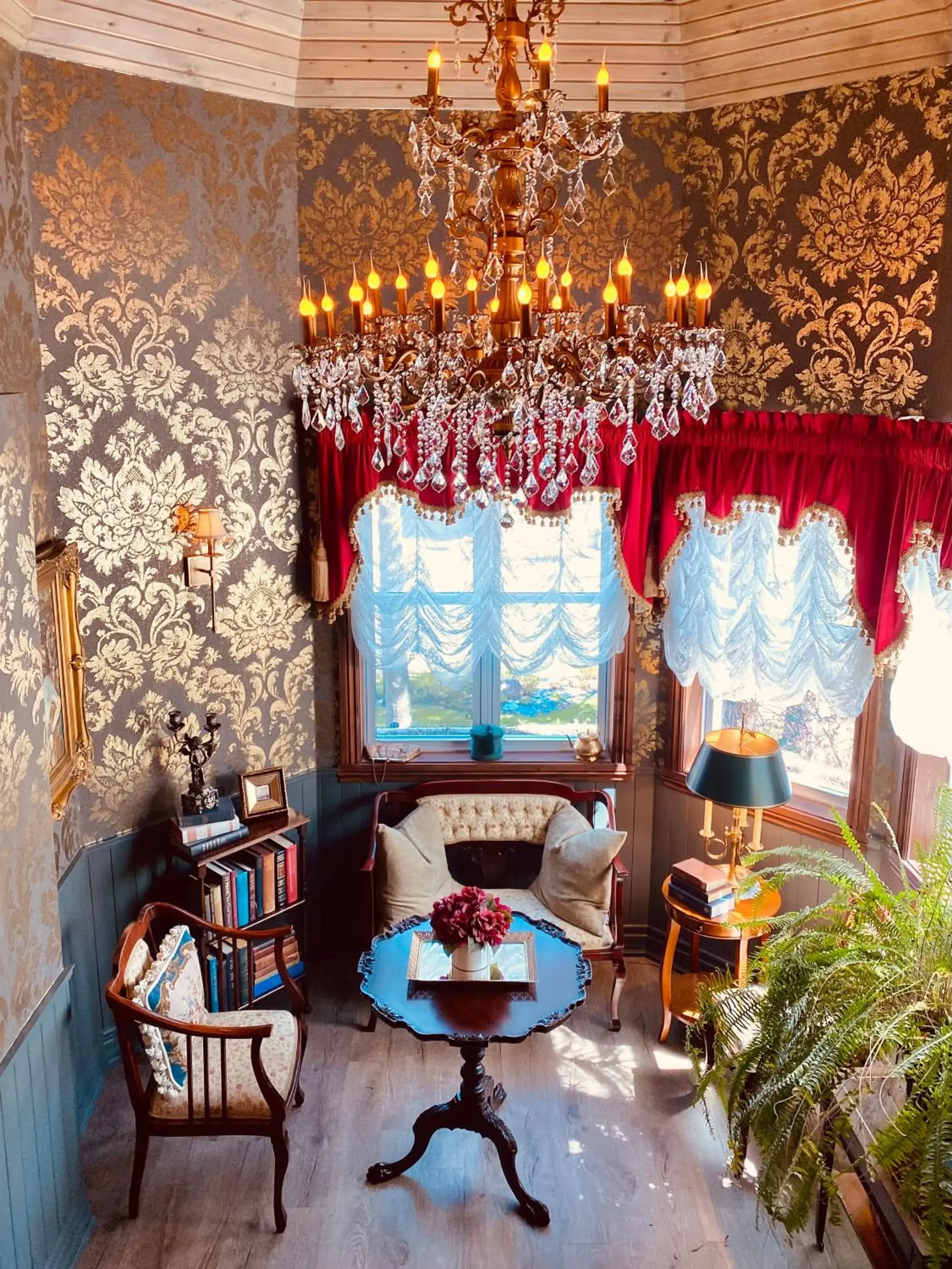 Restaurant/places to eat in Maison Rose Restaurant/places to eat in Maison Rose