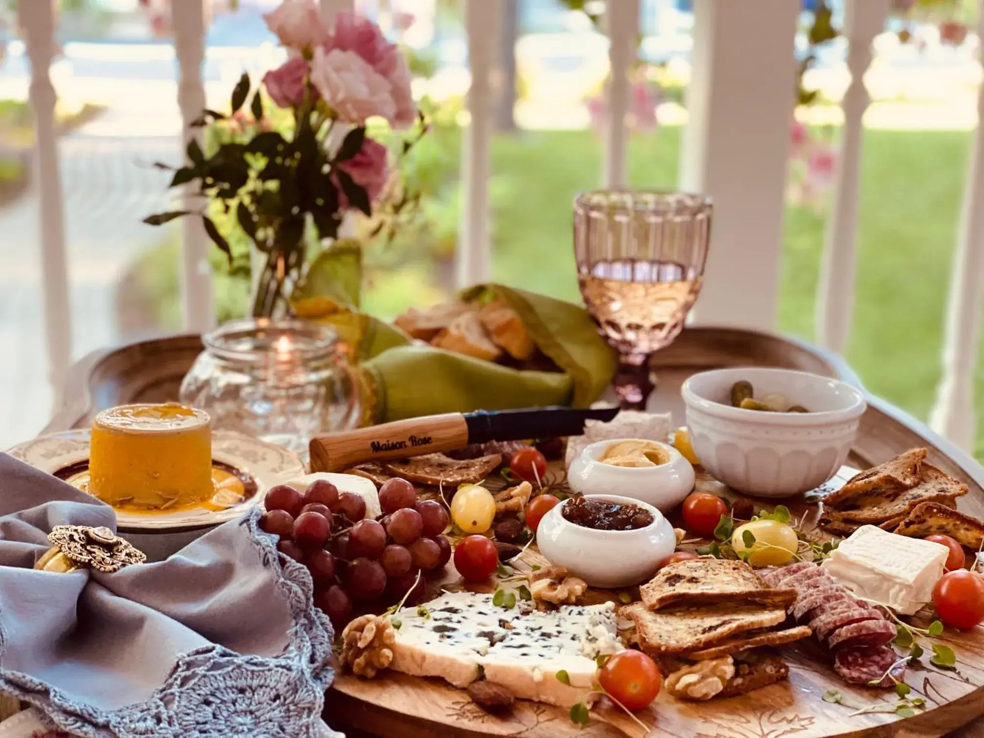 Restaurant/places to eat in Maison Rose Restaurant/places to eat in Maison Rose