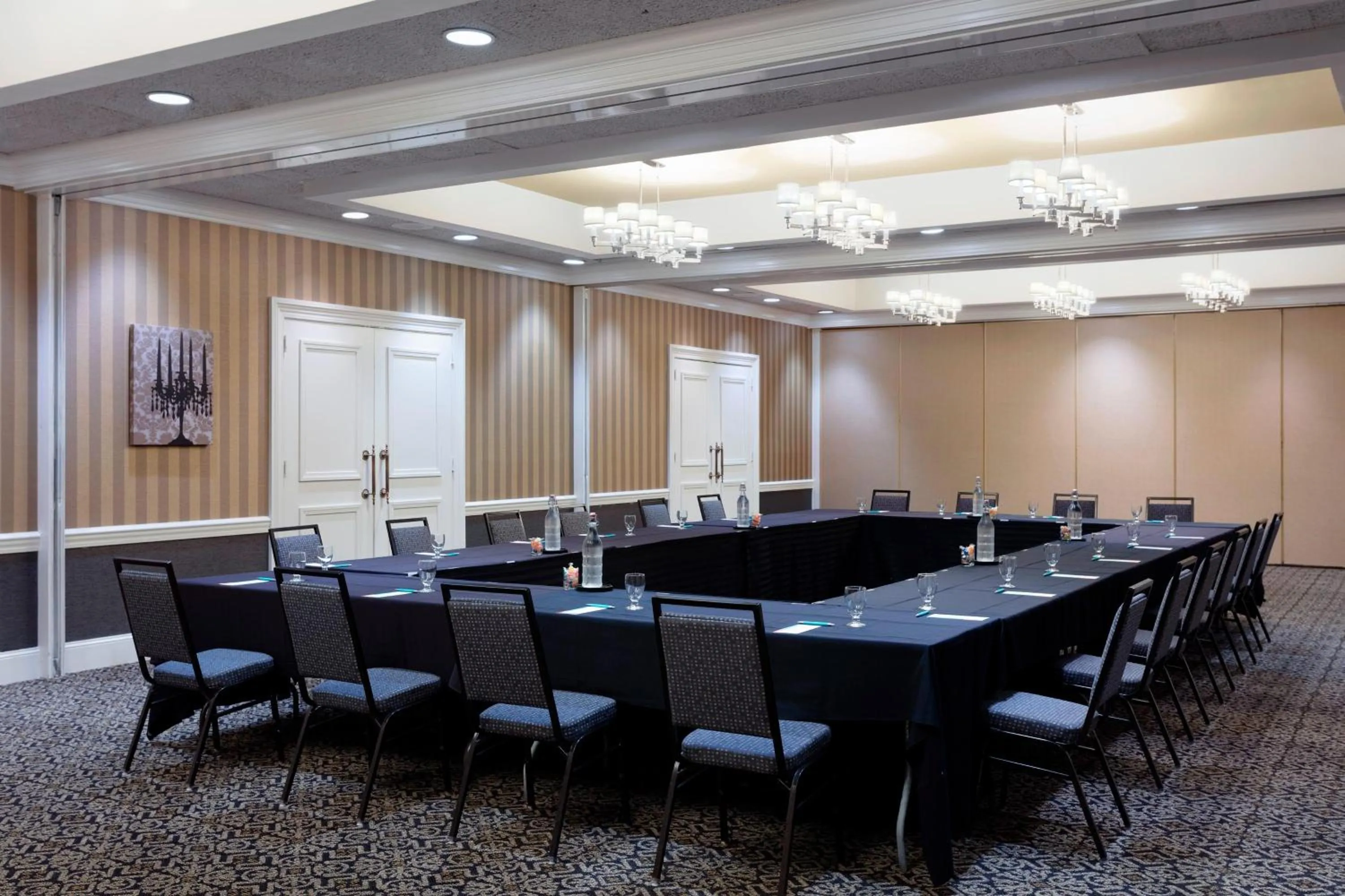 Meeting/conference room in Le Meridien Charlotte