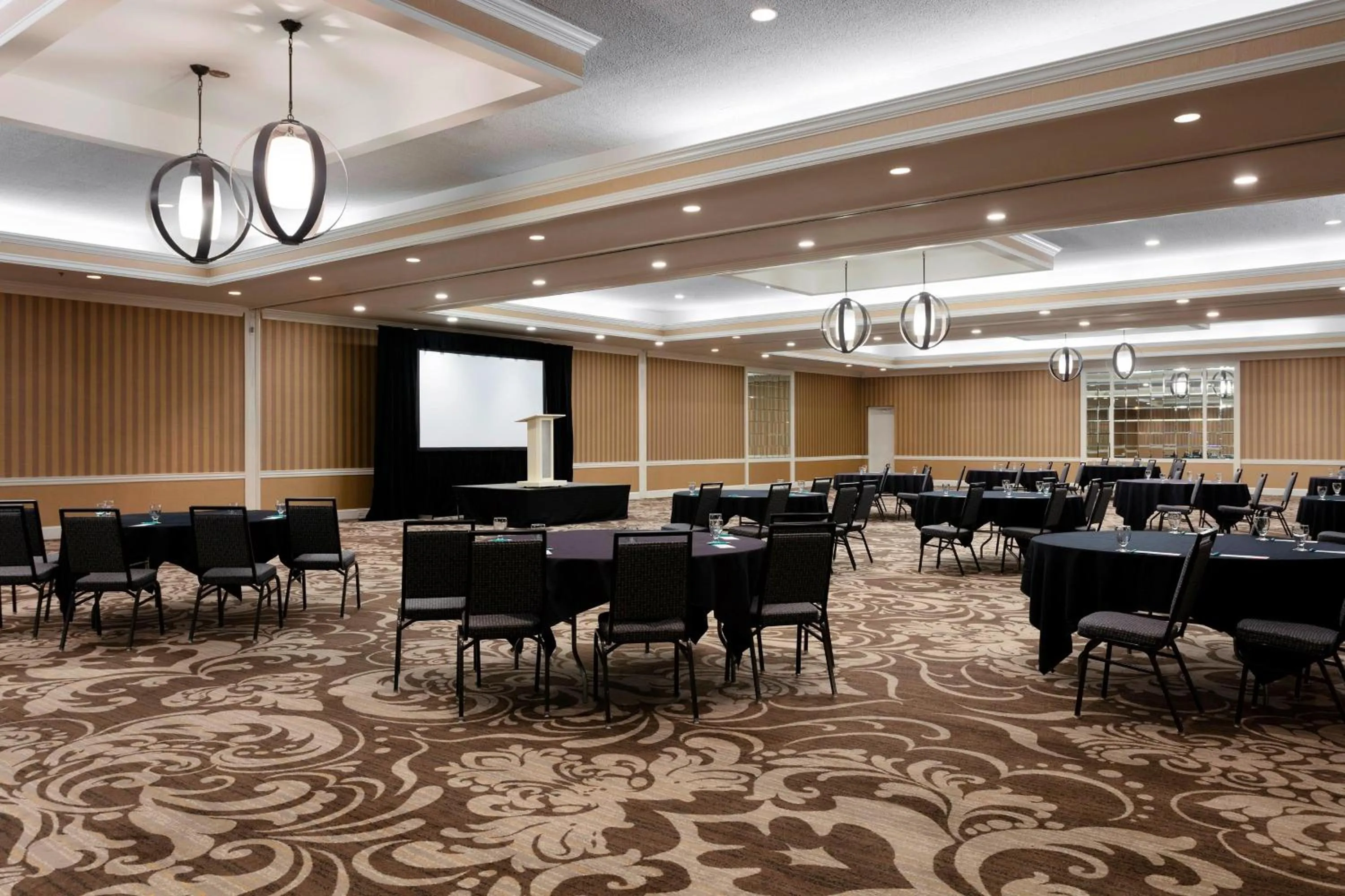 Meeting/conference room in Le Meridien Charlotte