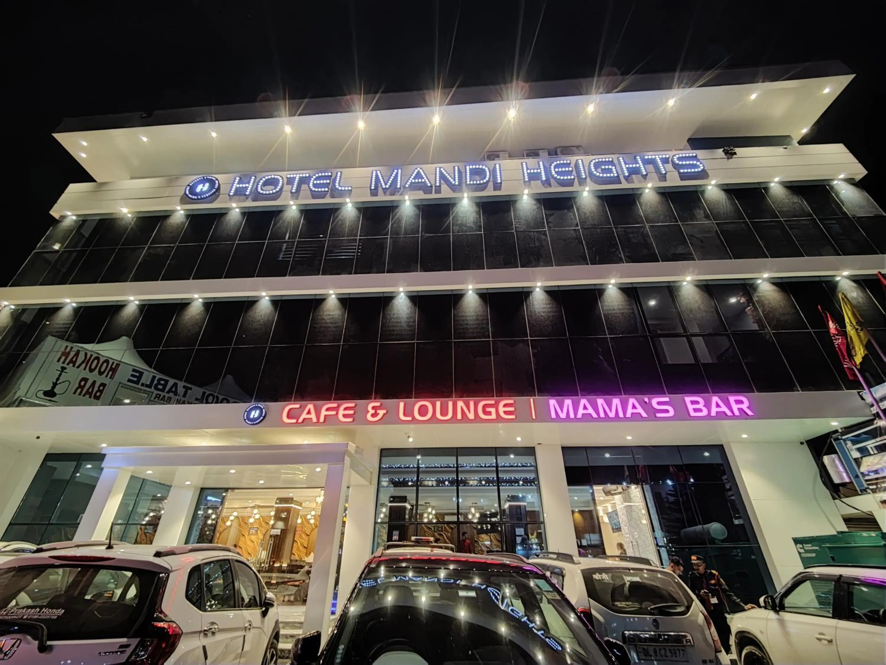 Property building in Hotel Mandi Heights - Bar, Fine Dining & Banquet Hall