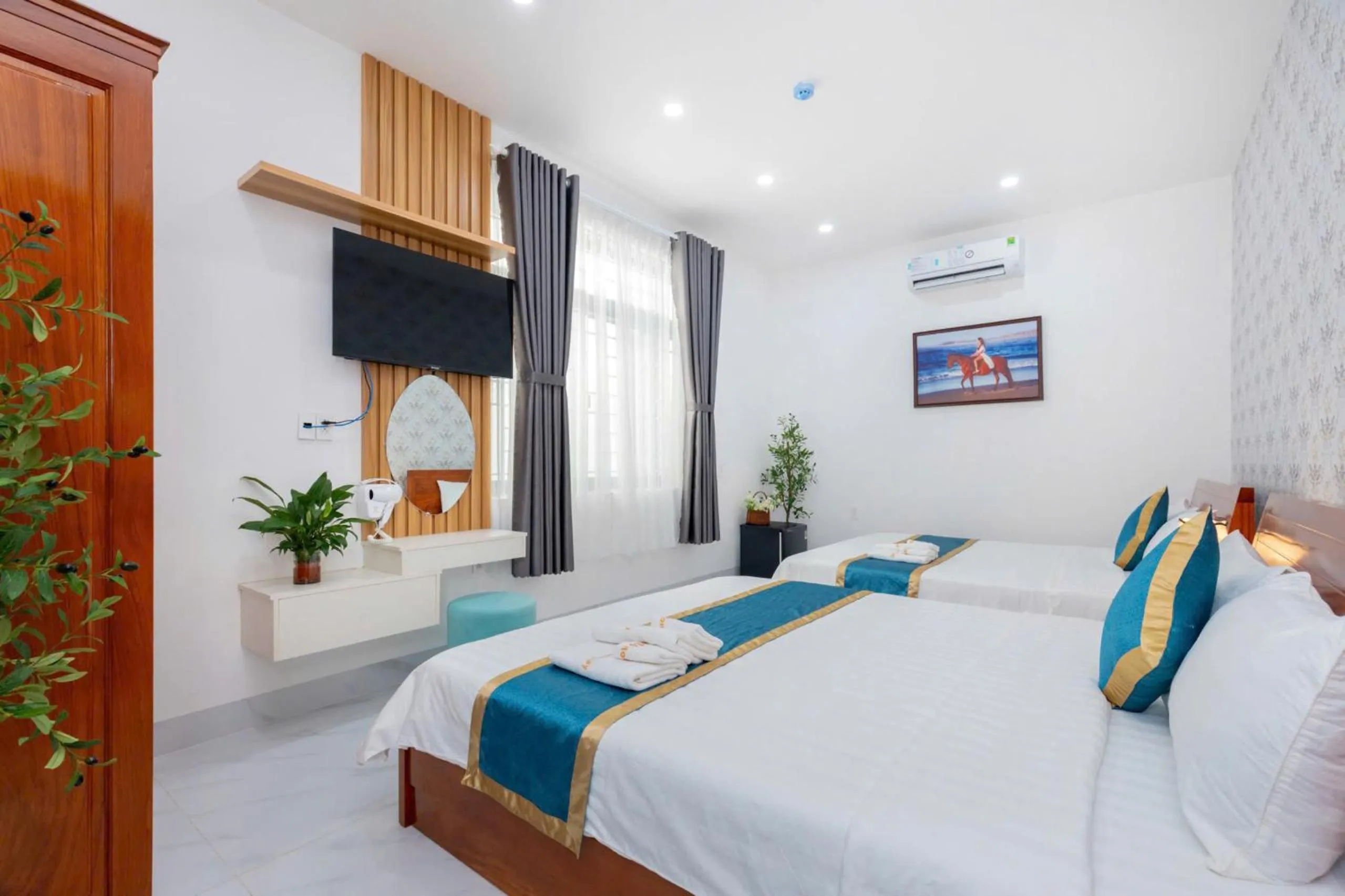 Bed in 126 Vung Tau Pool Villa Back Beach From 4 To 12 Rooms Options