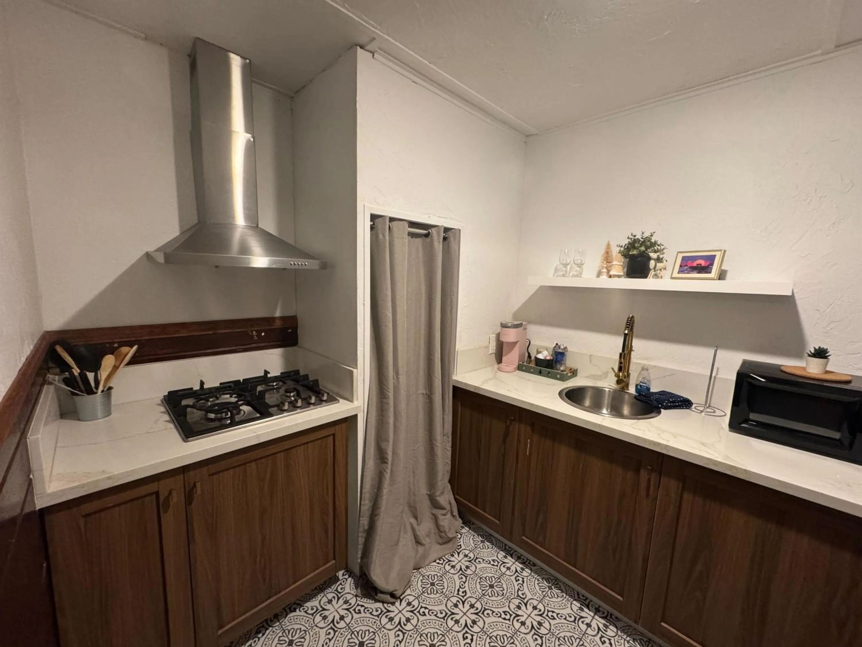 Kitchen or kitchenette in Three Pines Cabins