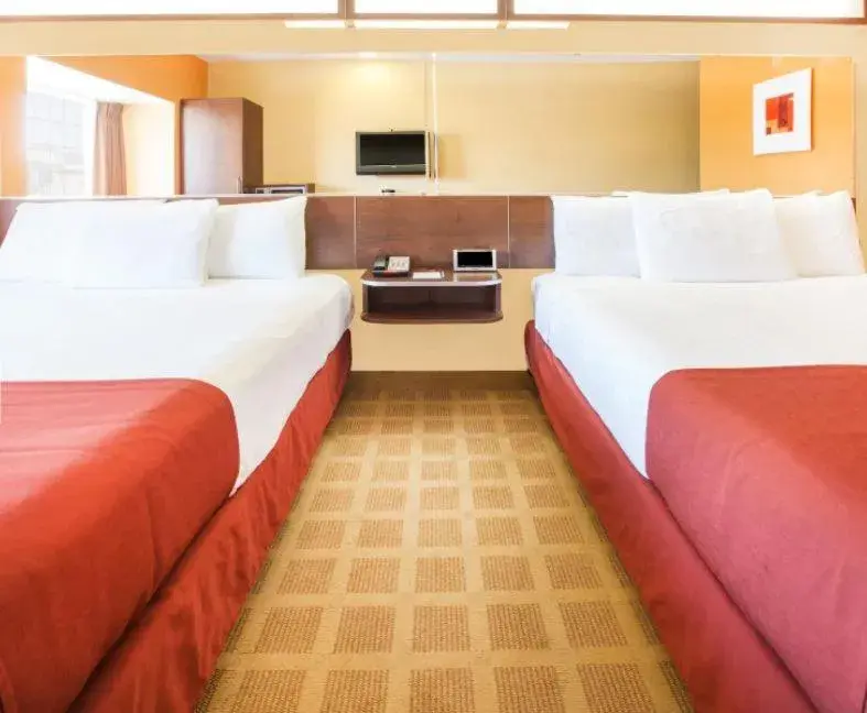 Bedroom, Bed in Microtel Inn by Wyndham Stillwater Bedroom, Bed in Microtel Inn by Wyndham Stillwater