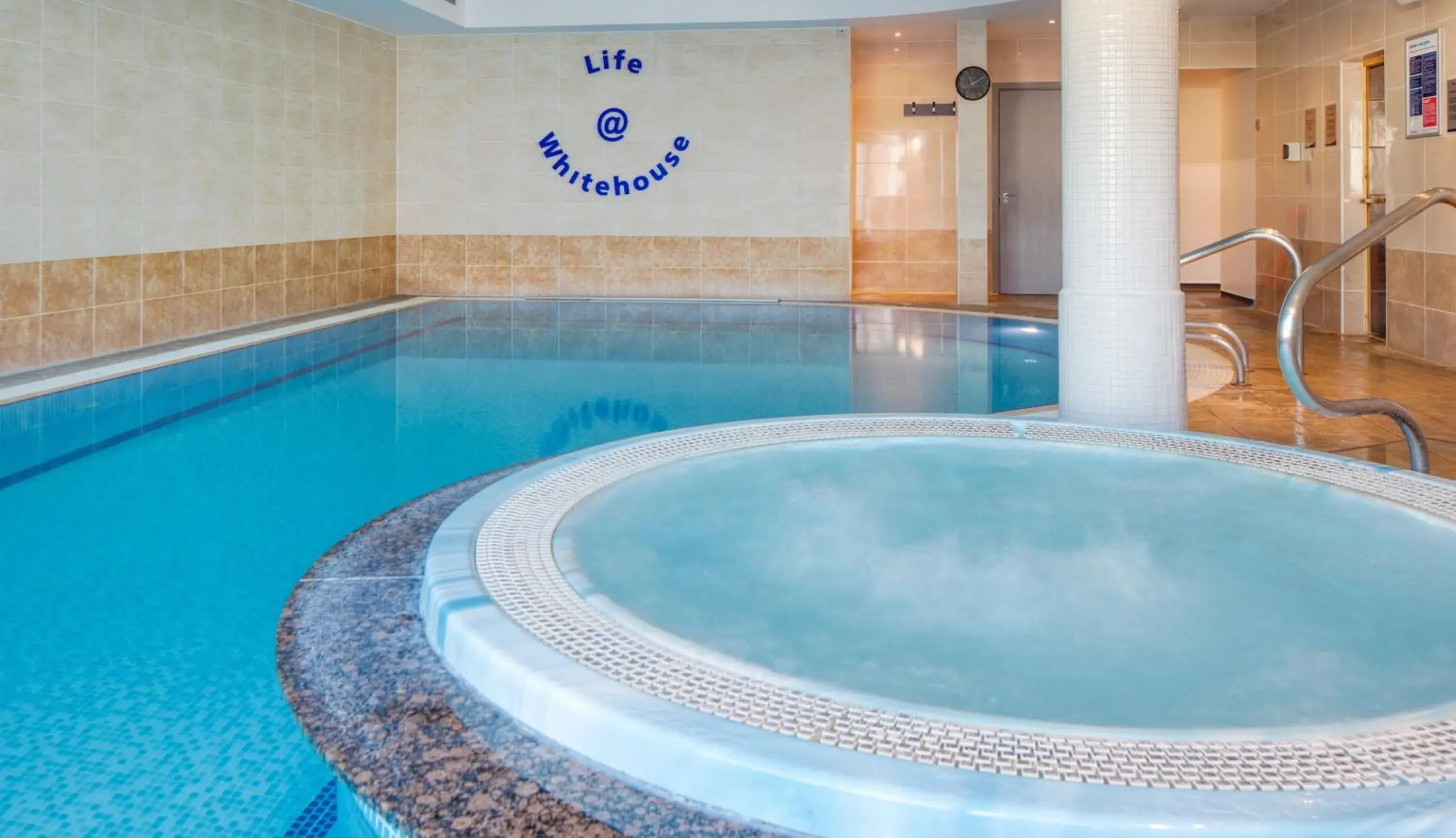 Swimming pool in The Worcester Whitehouse Hotel Swimming pool in The Worcester Whitehouse Hotel