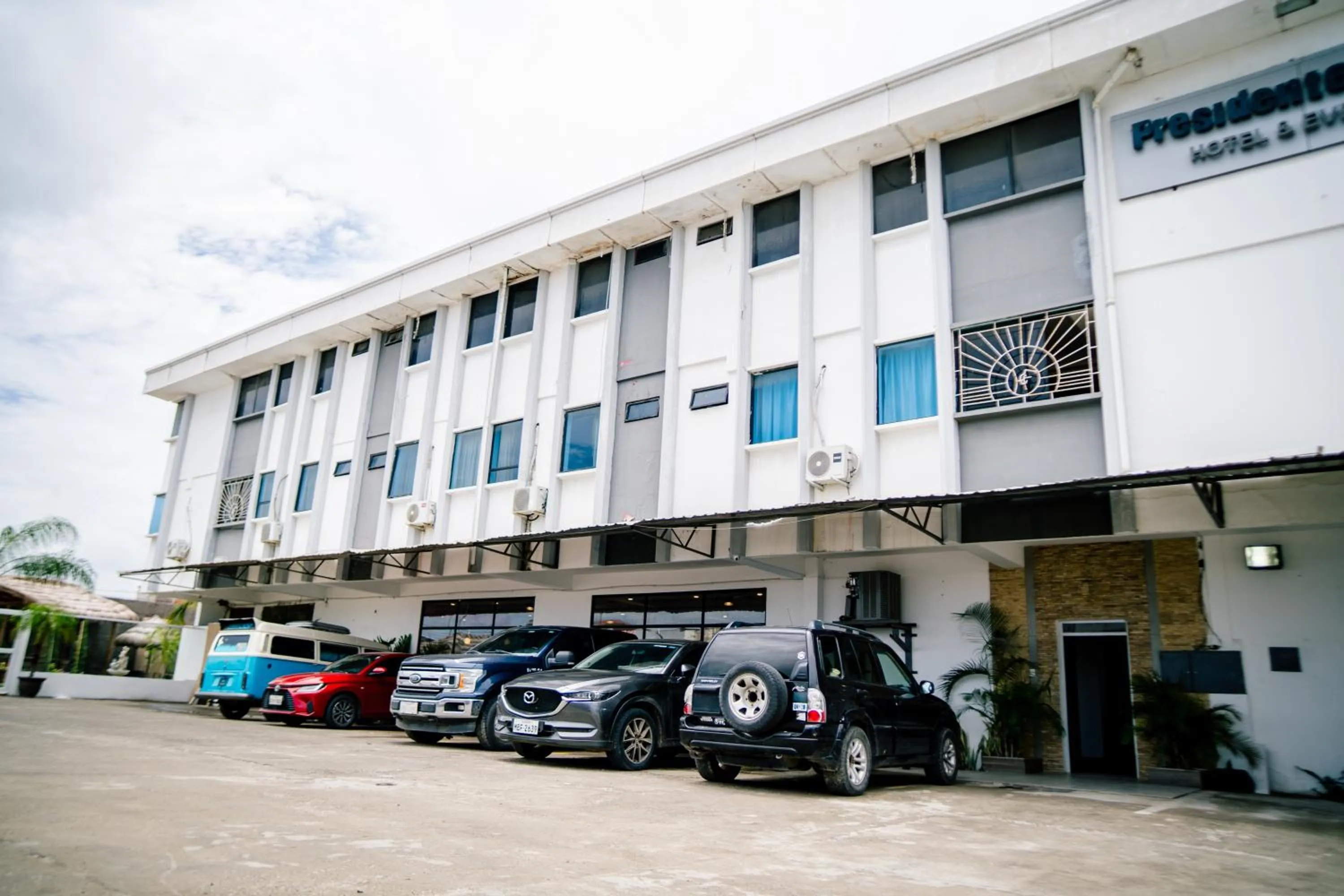 Parking in Hotel Presidente Beach Salinas