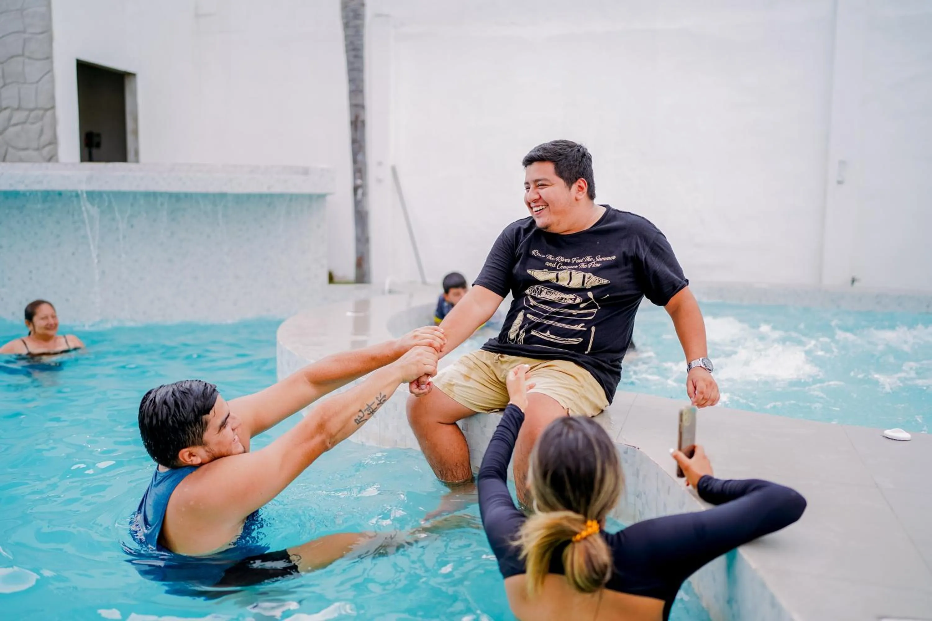 Swimming pool in Hotel Presidente Beach Salinas