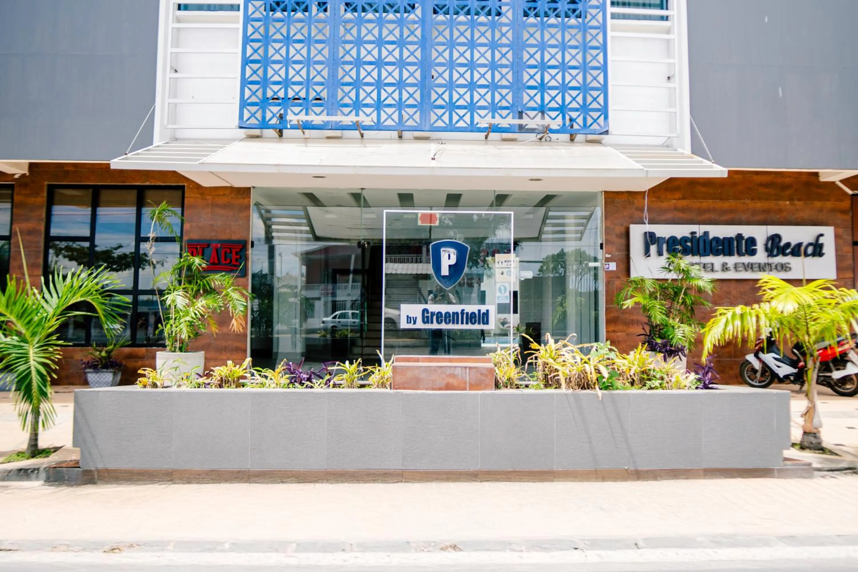 Facade/entrance in Hotel Presidente Beach Salinas