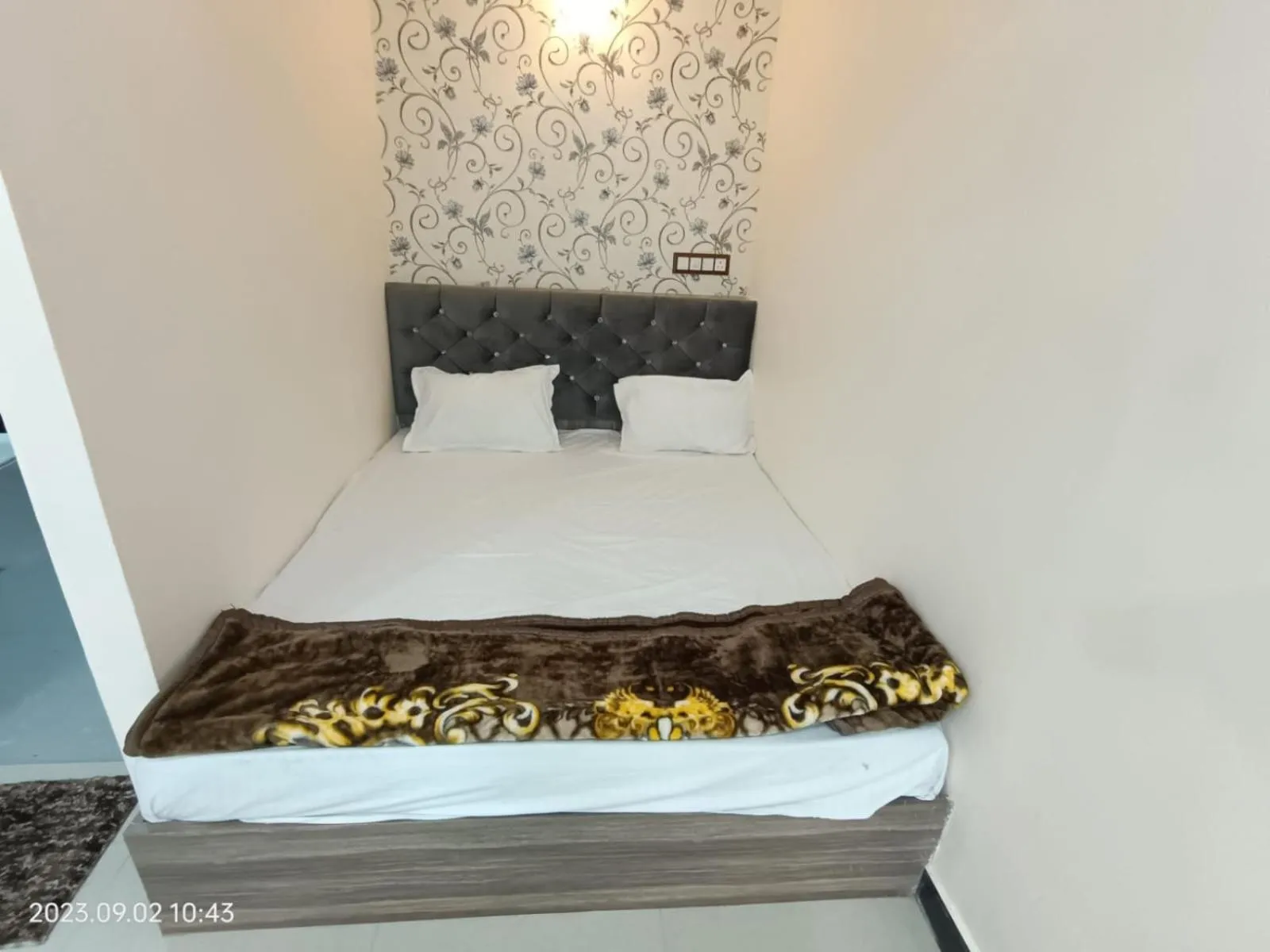 Deluxe Family Room in Kalptaru Home Stay Aff by MP TOURISM