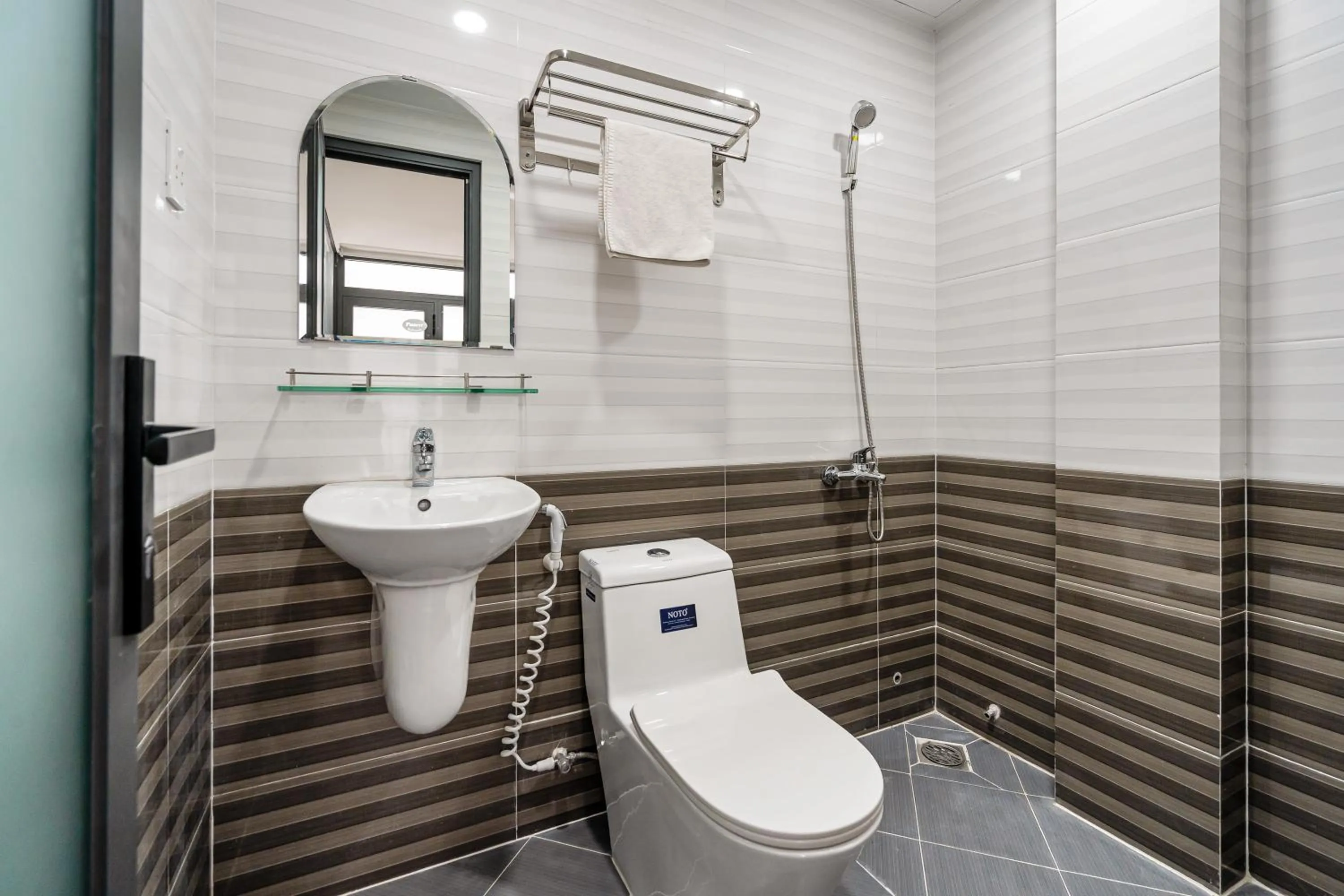 Shower in Jan Hostel Central Point