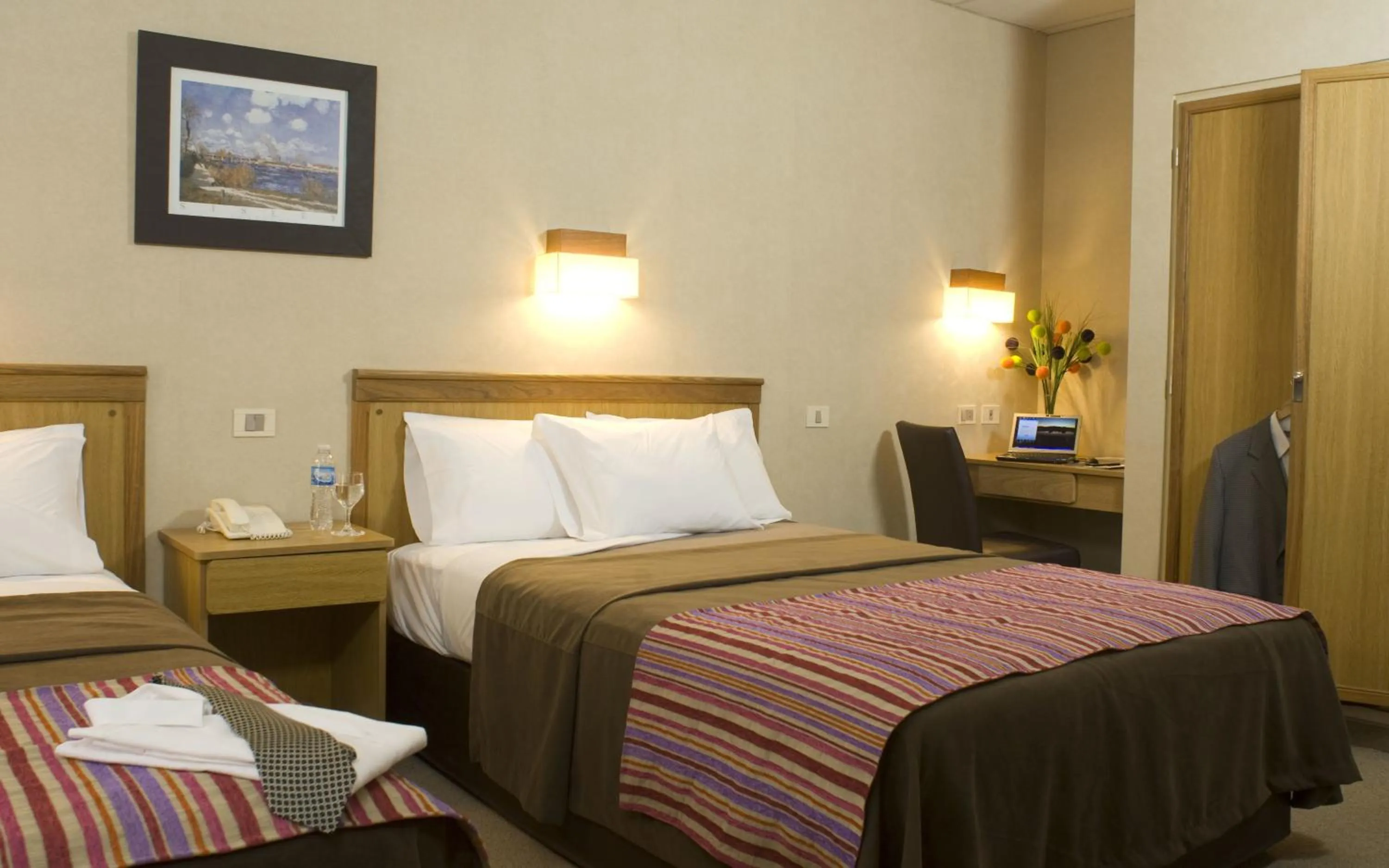 Bed in Land Express Neuquén