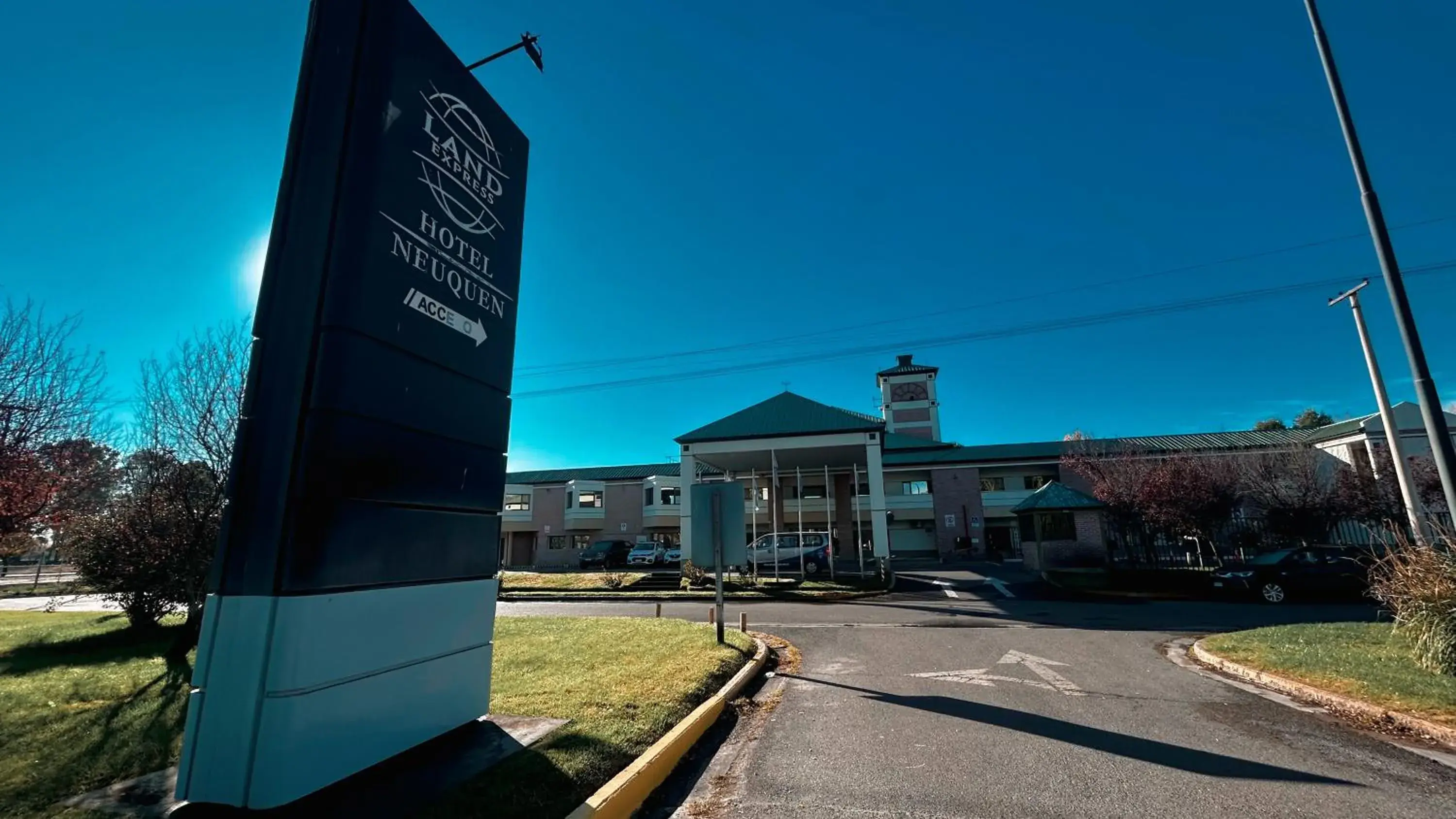 Property building in Land Express Neuquén Property building in Land Express Neuquén