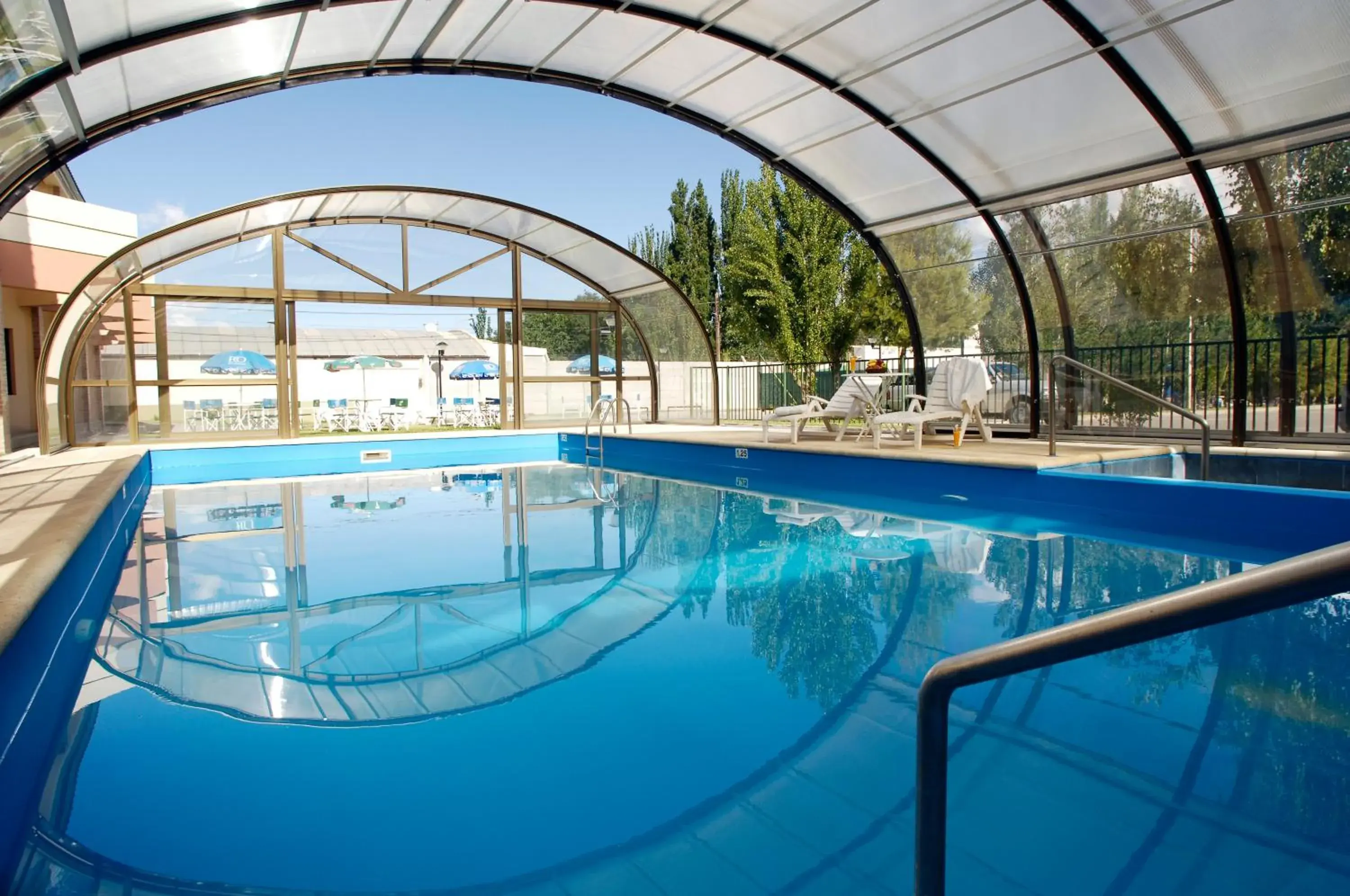 Swimming pool in Land Express Neuquén Swimming pool in Land Express Neuquén