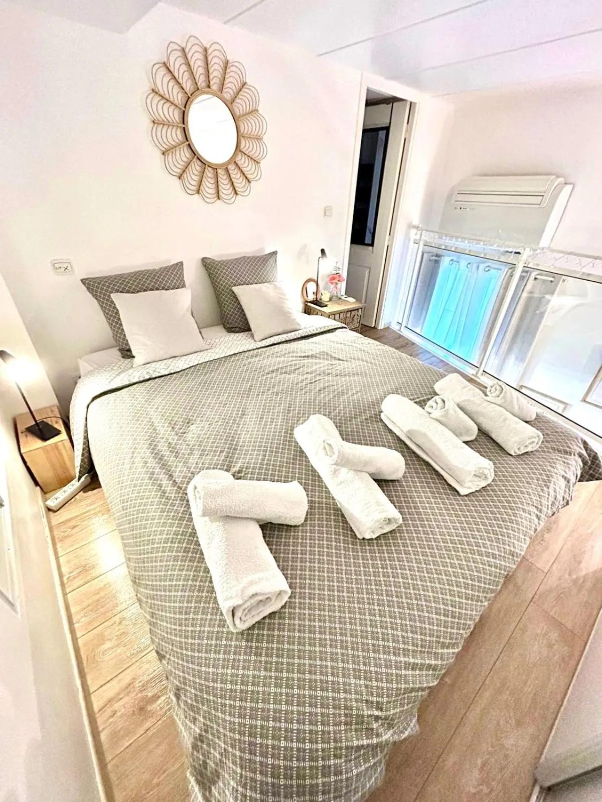 Bed in Duplex cosy - hyper centre - Proche mer et Promenade