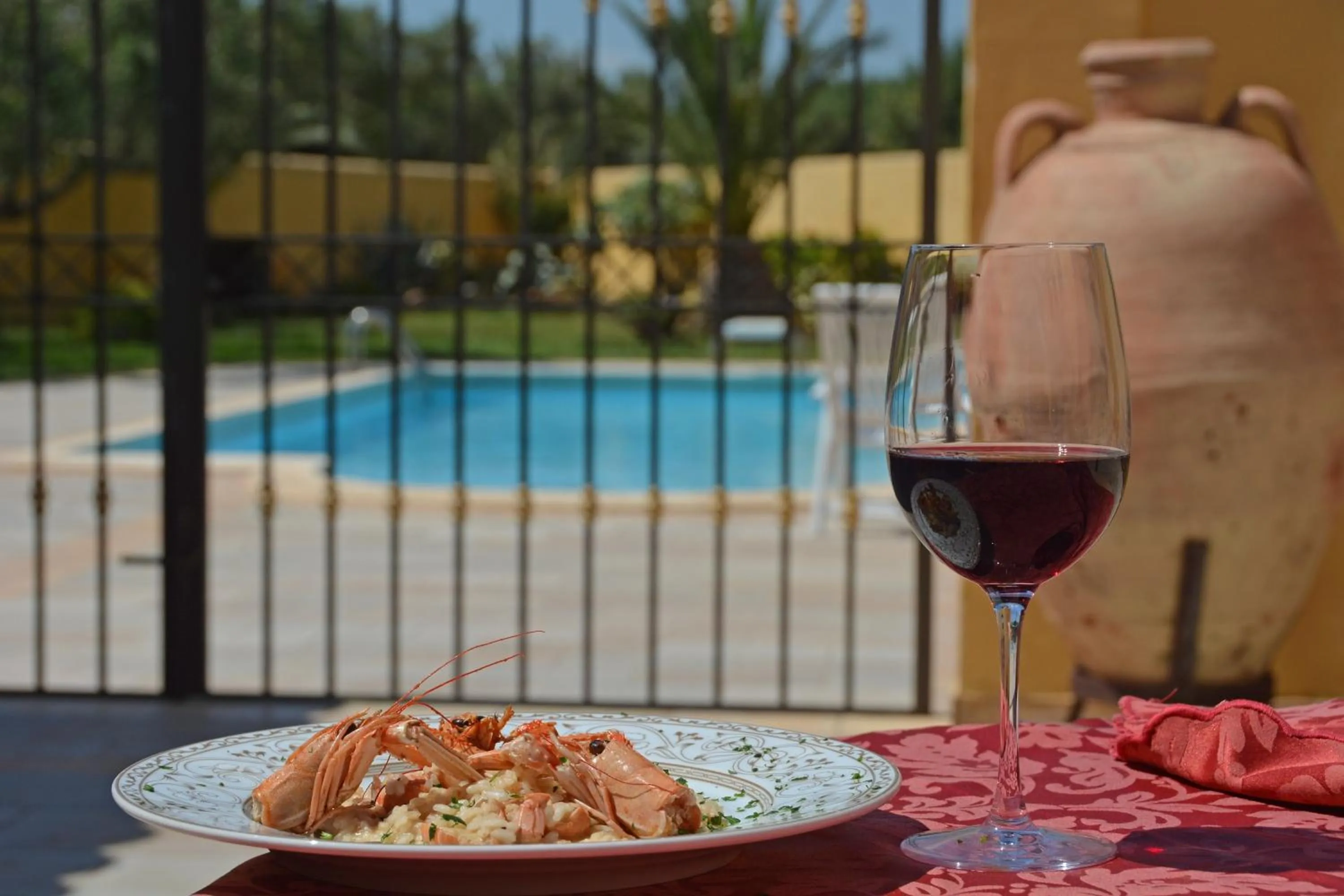 Alcoholic drinks in Torre Tabia