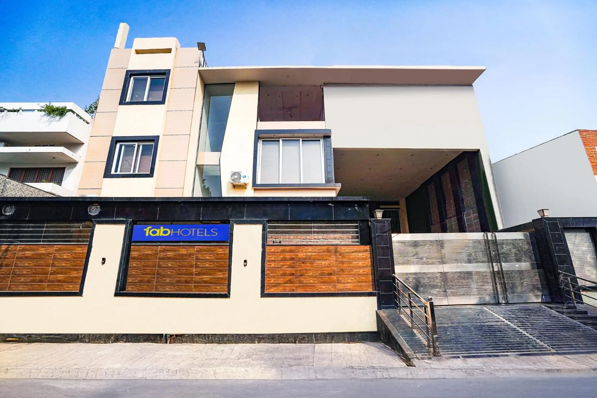 FabHotel Villa De Benares - Tulsi Manas Mandir