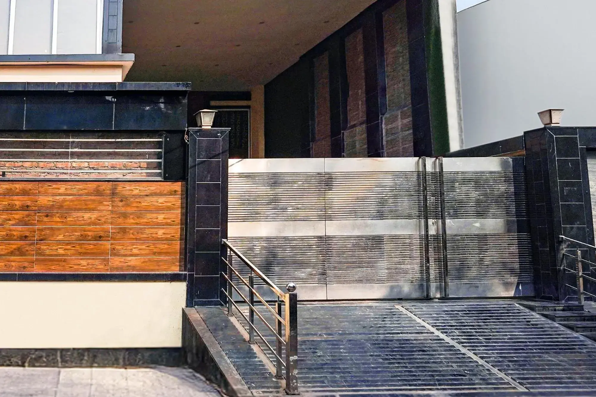 Facade/entrance in FabHotel Villa De Benares - Tulsi Manas Mandir Facade/entrance in FabHotel Villa De Benares - Tulsi Manas Mandir