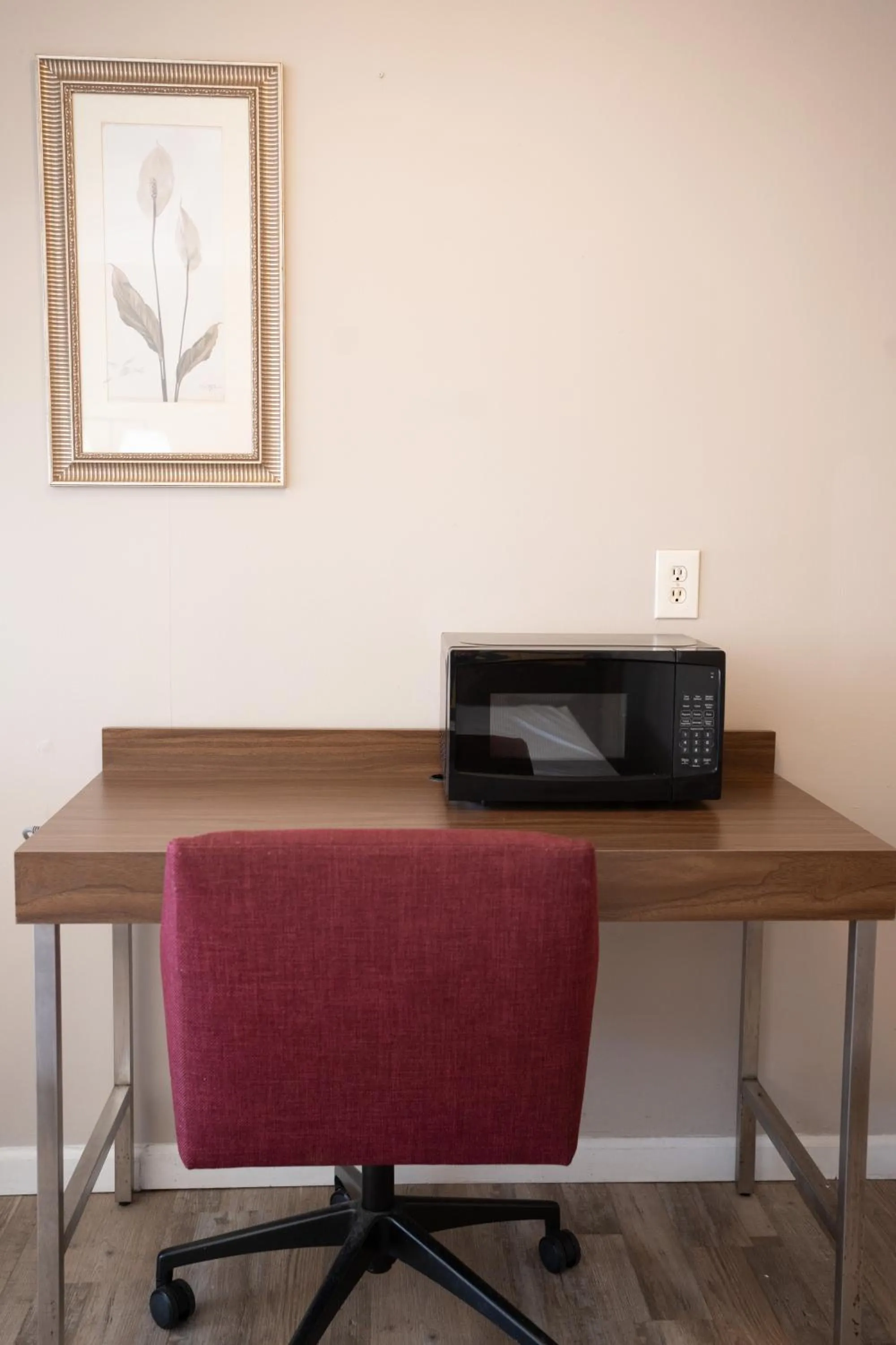 Bedroom in The Burgundy Inn Hotel and Apartments